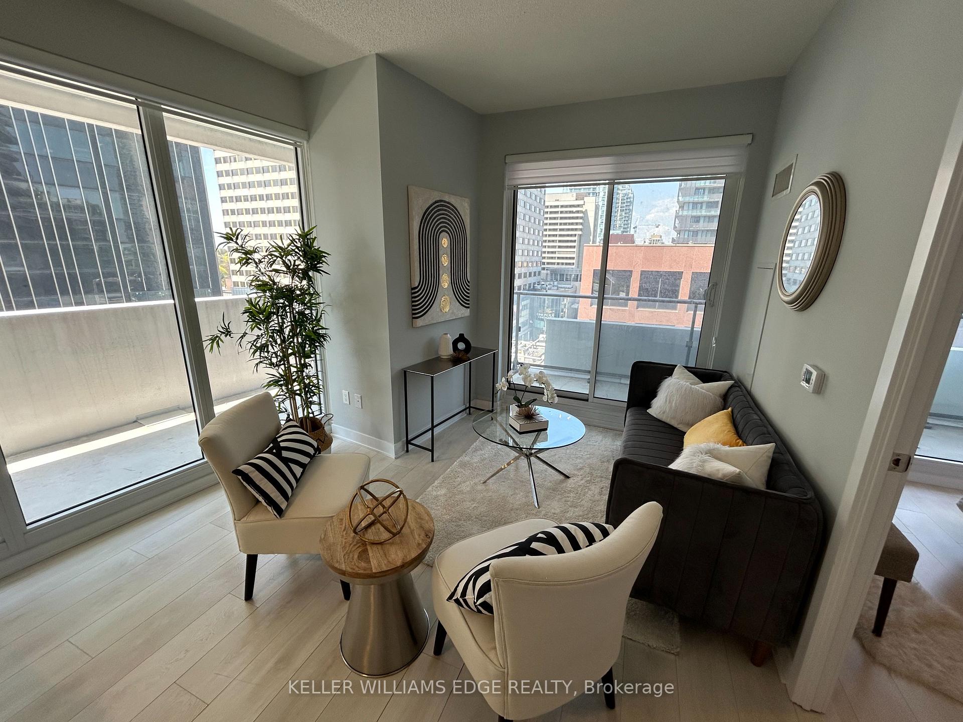 Photo 6 of Unit 809, 2221 Yonge Street, Toronto, Mount Pleasant West — HOMEH