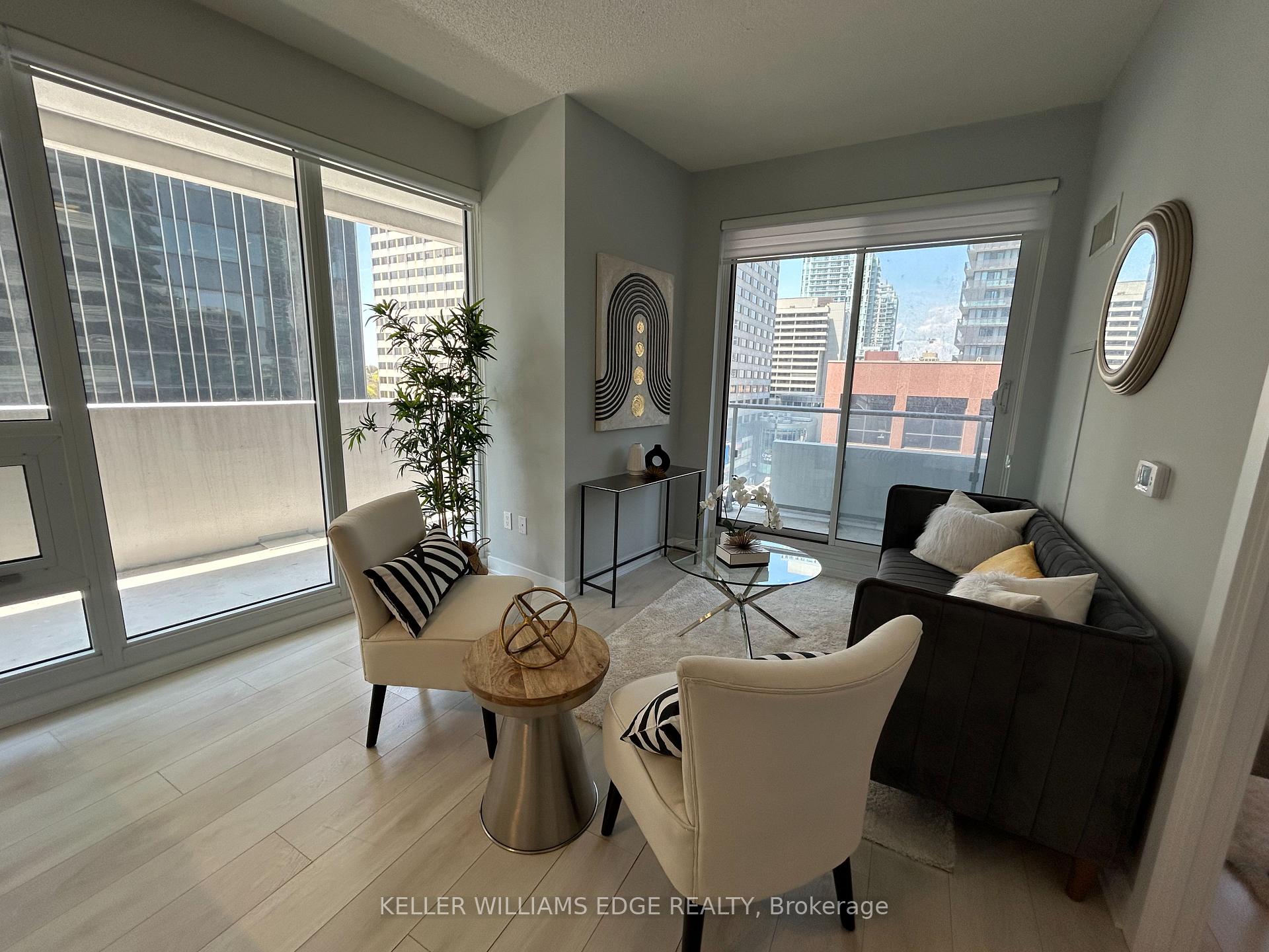 Photo 10 of Unit 809, 2221 Yonge Street, Toronto, Mount Pleasant West — HOMEH