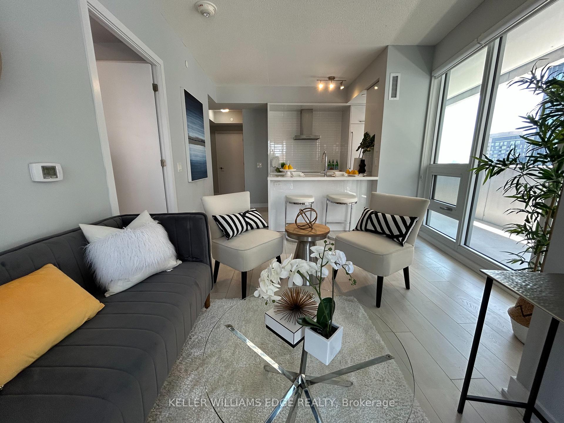 Photo 15 of Unit 809, 2221 Yonge Street, Toronto, Mount Pleasant West — HOMEH