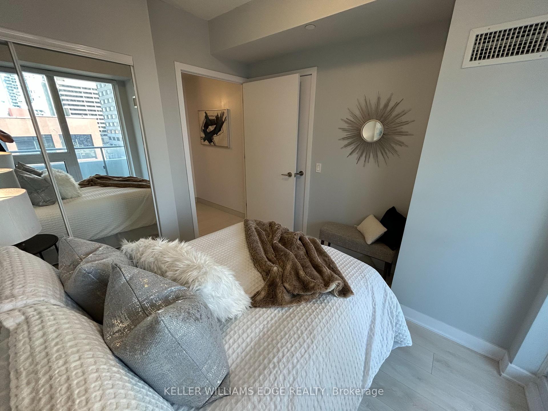 Photo 16 of Unit 809, 2221 Yonge Street, Toronto, Mount Pleasant West — HOMEH
