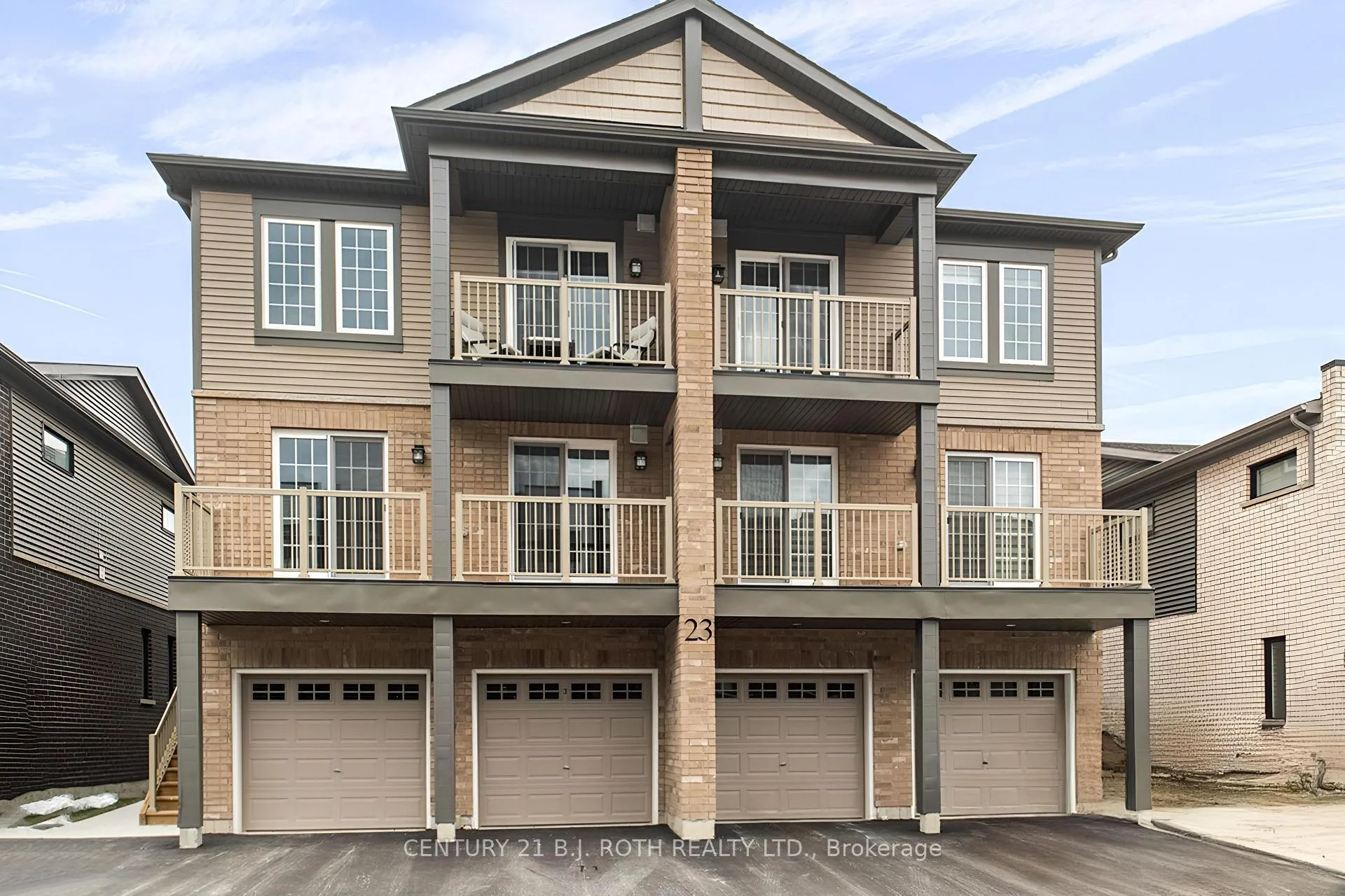 Photo 1 of Unit 4, 23 Hay Lane, Barrie, Innis-Shore — HOMEH