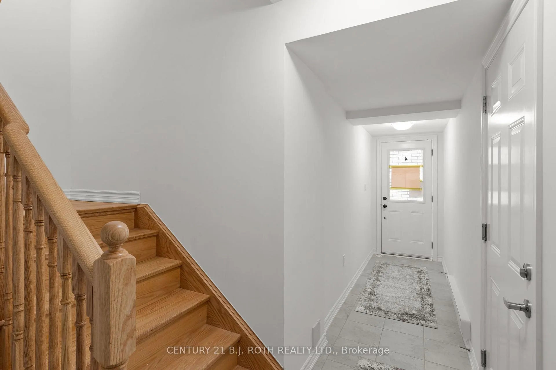 Photo 2 of Unit 4, 23 Hay Lane, Barrie, Innis-Shore — HOMEH
