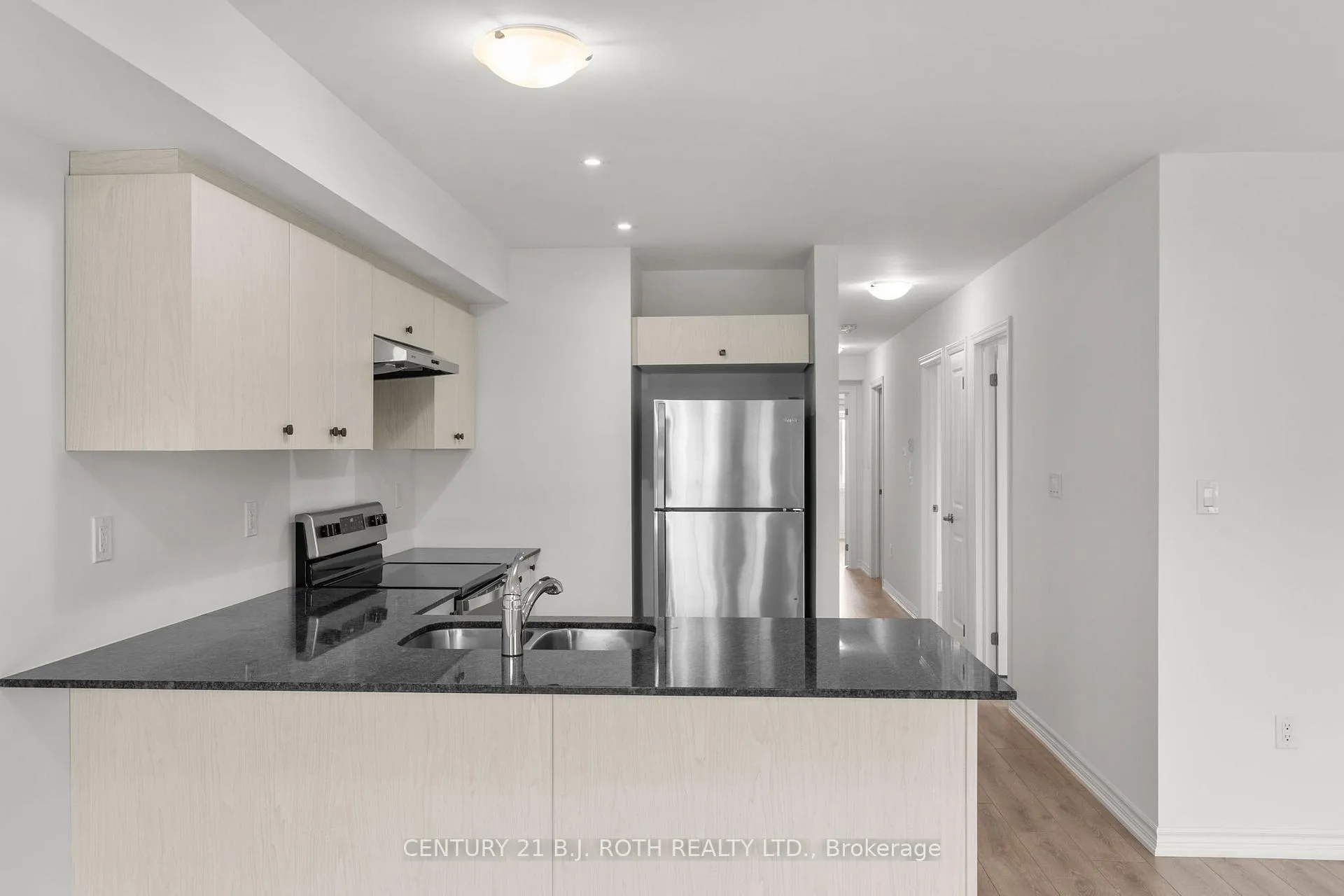Photo 9 of Unit 4, 23 Hay Lane, Barrie, Innis-Shore — HOMEH