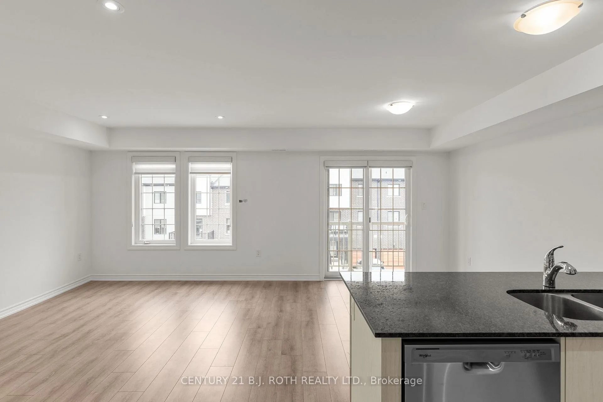 Photo 12 of Unit 4, 23 Hay Lane, Barrie, Innis-Shore — HOMEH