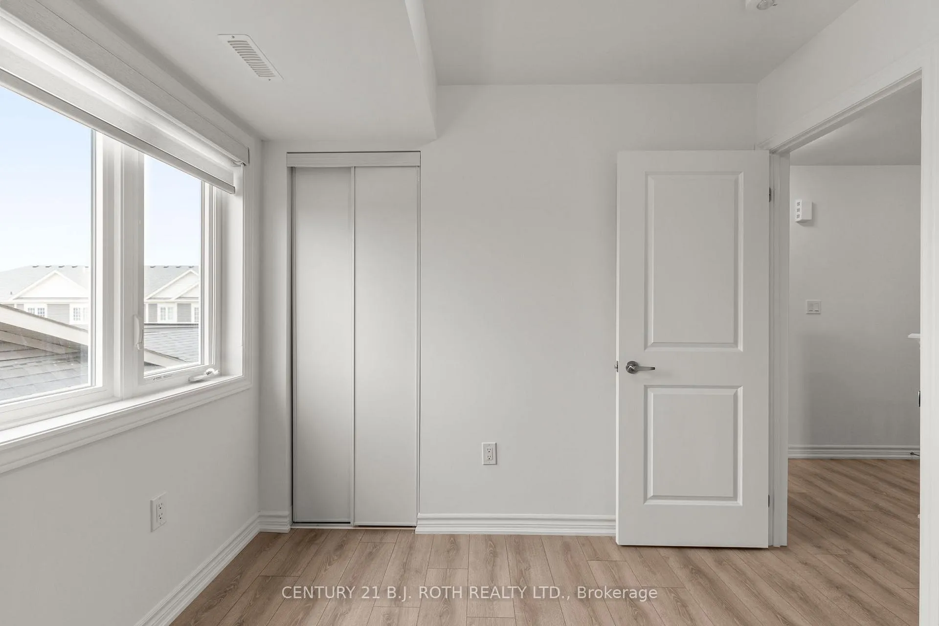 Photo 15 of Unit 4, 23 Hay Lane, Barrie, Innis-Shore — HOMEH