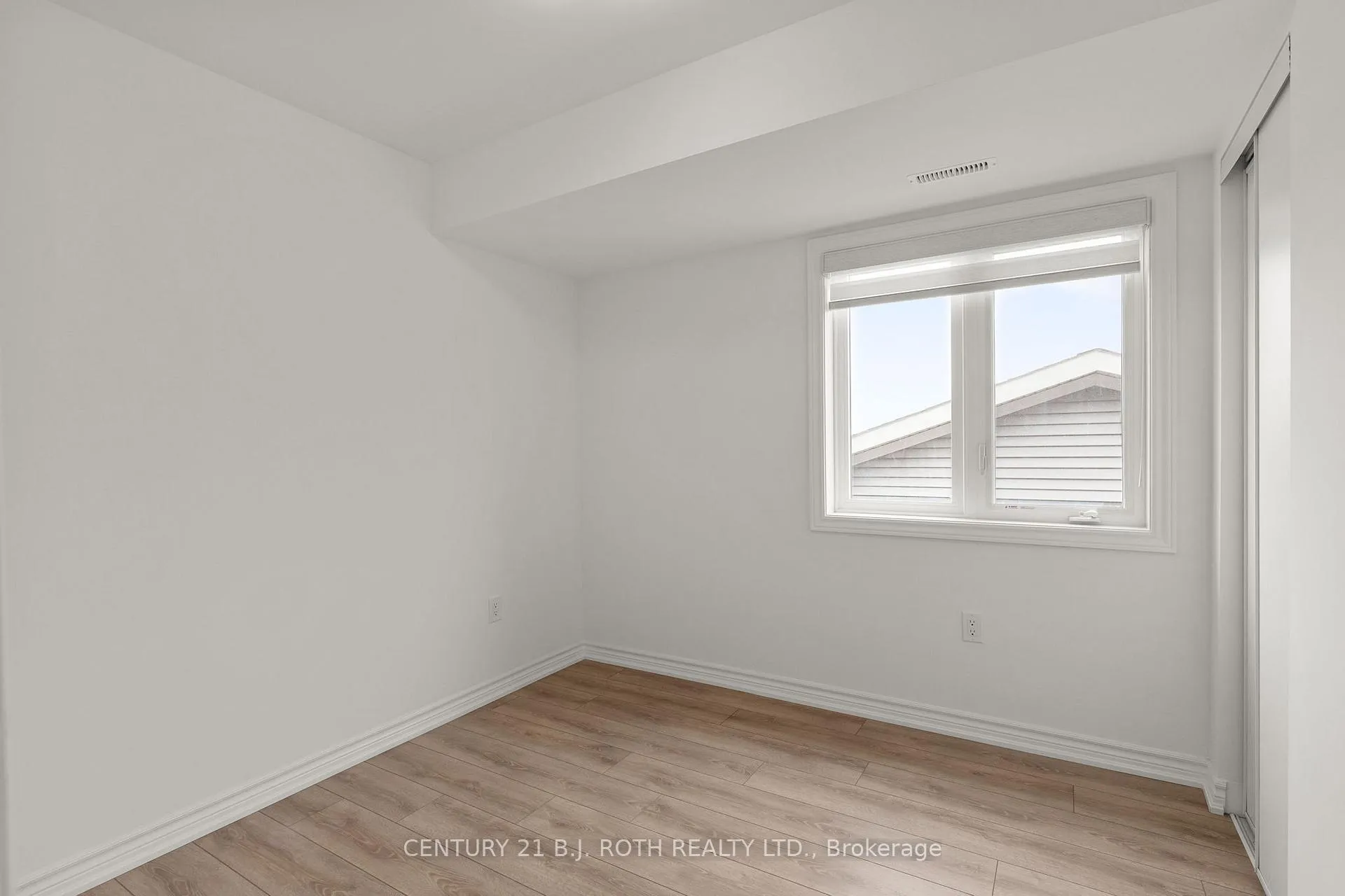 Photo 16 of Unit 4, 23 Hay Lane, Barrie, Innis-Shore — HOMEH