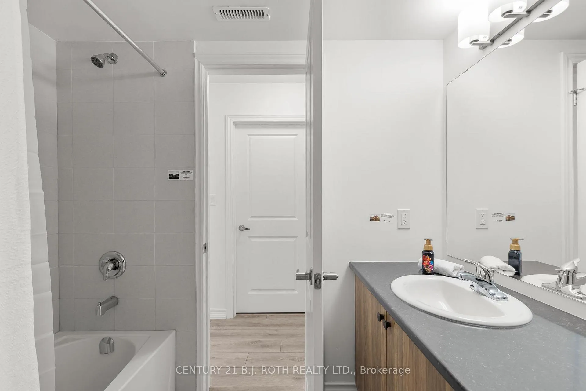 Photo 18 of Unit 4, 23 Hay Lane, Barrie, Innis-Shore — HOMEH