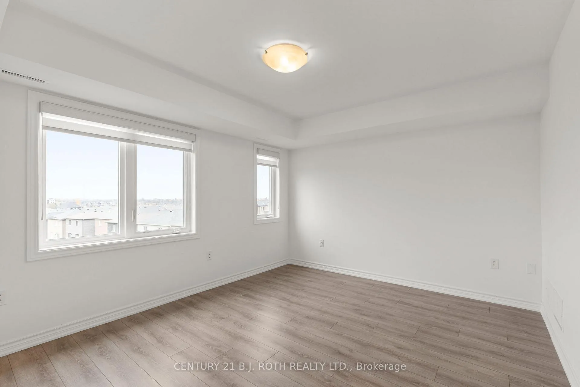 Photo 19 of Unit 4, 23 Hay Lane, Barrie, Innis-Shore — HOMEH