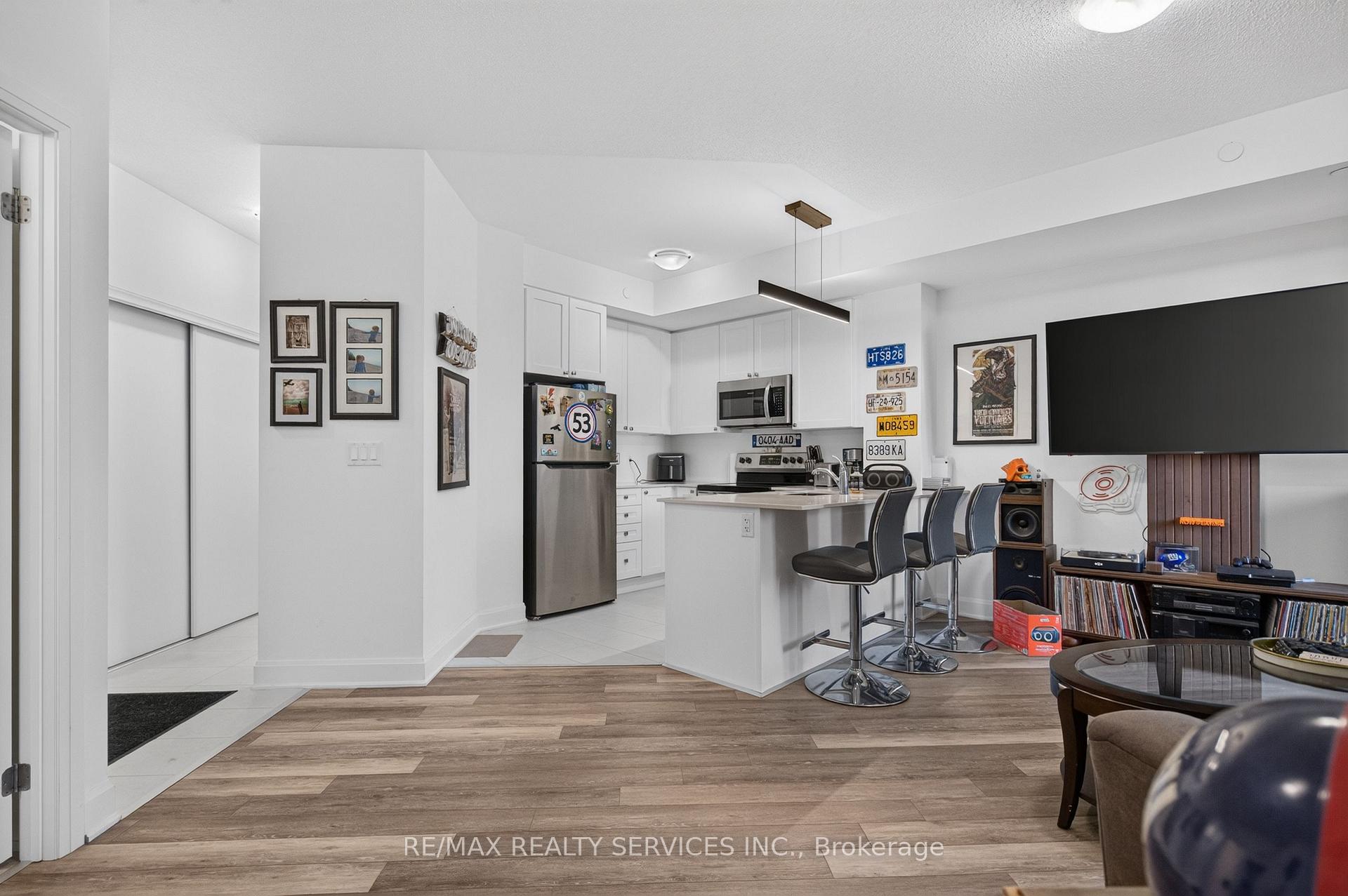 Photo 13 of Unit 129, 50 Lakebreeze Drive, Clarington, Newcastle — HOMEH