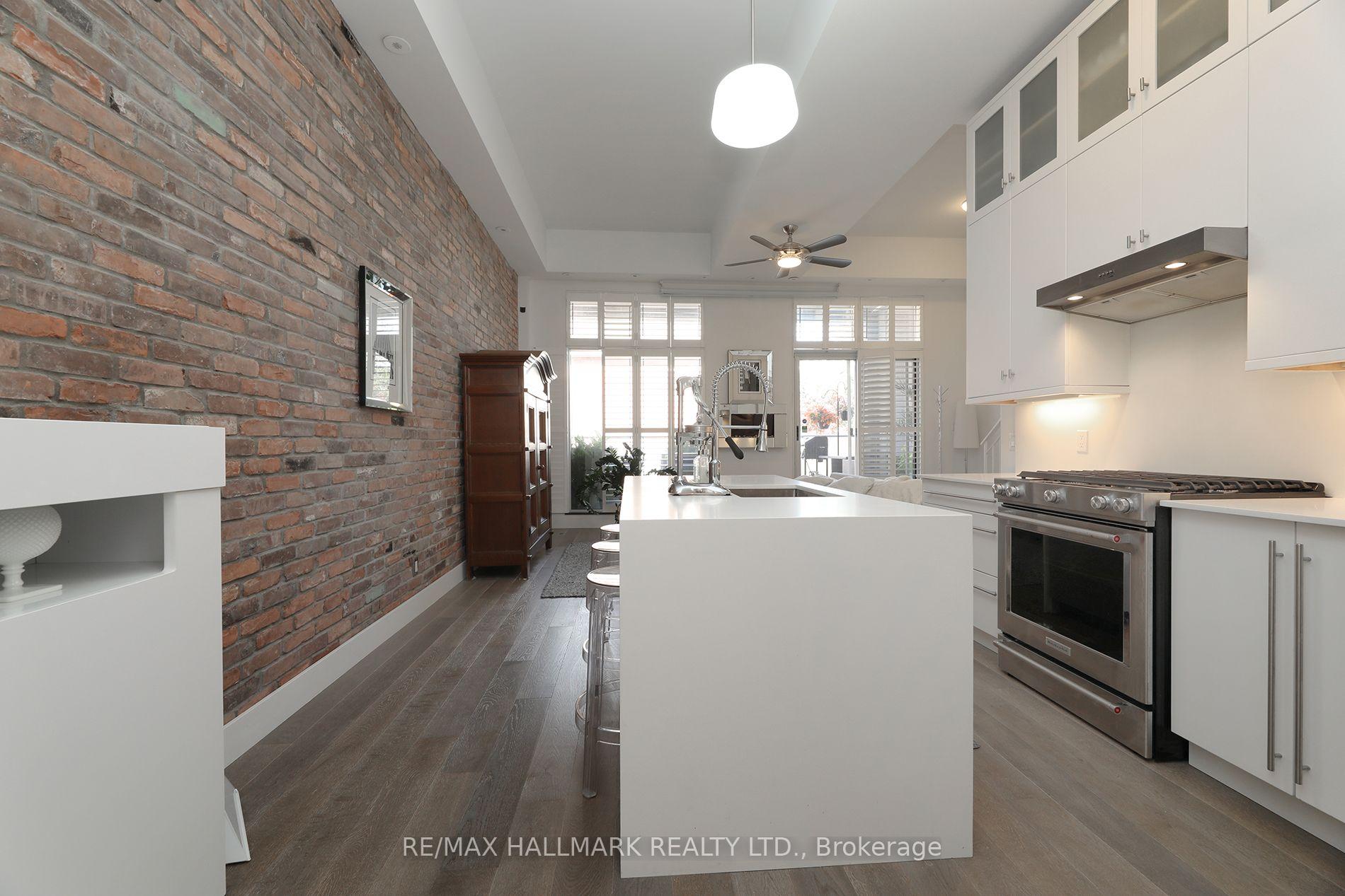 Photo 3 of Unit 204, 1842 Queen Street E, Toronto, The Beaches — HOMEH