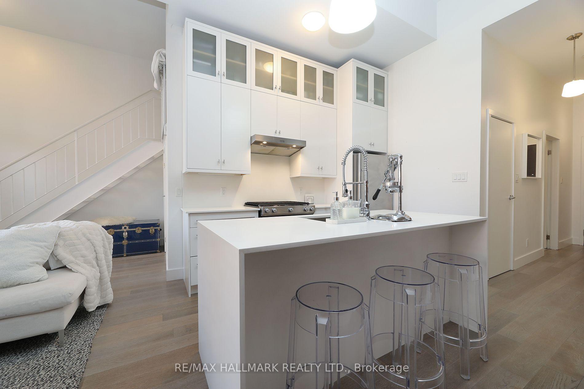 Photo 5 of Unit 204, 1842 Queen Street E, Toronto, The Beaches — HOMEH