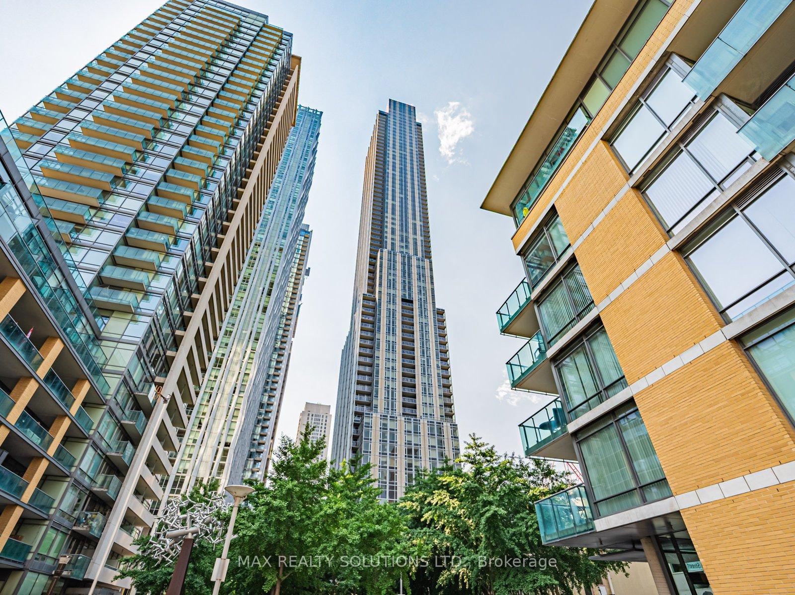 Front of Unit 5404, 11 Yorkville Avenue