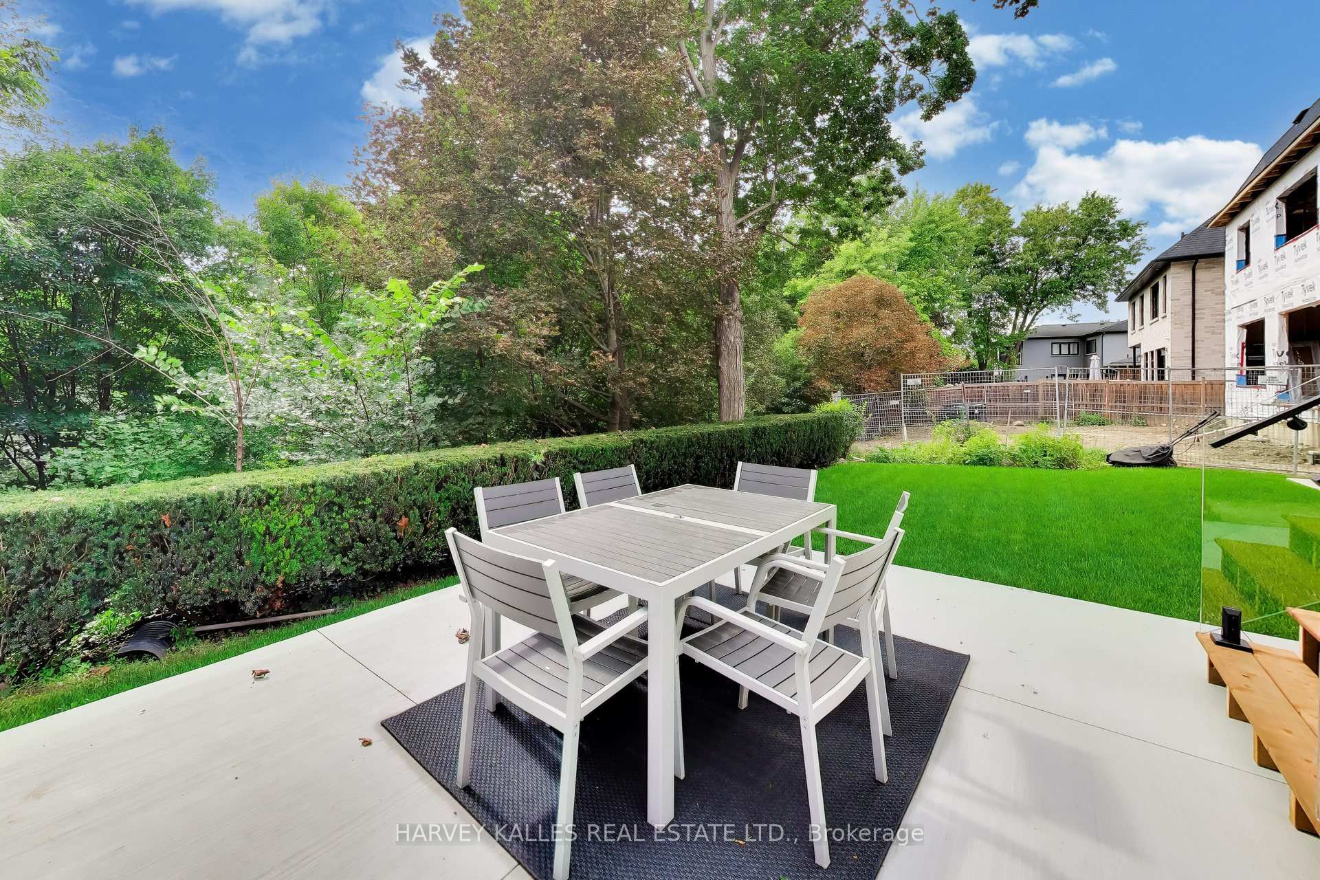Photo 8 of 24 Ravenscrest Drive, Etobicoke, Princess-Rosethorn — HOMEH