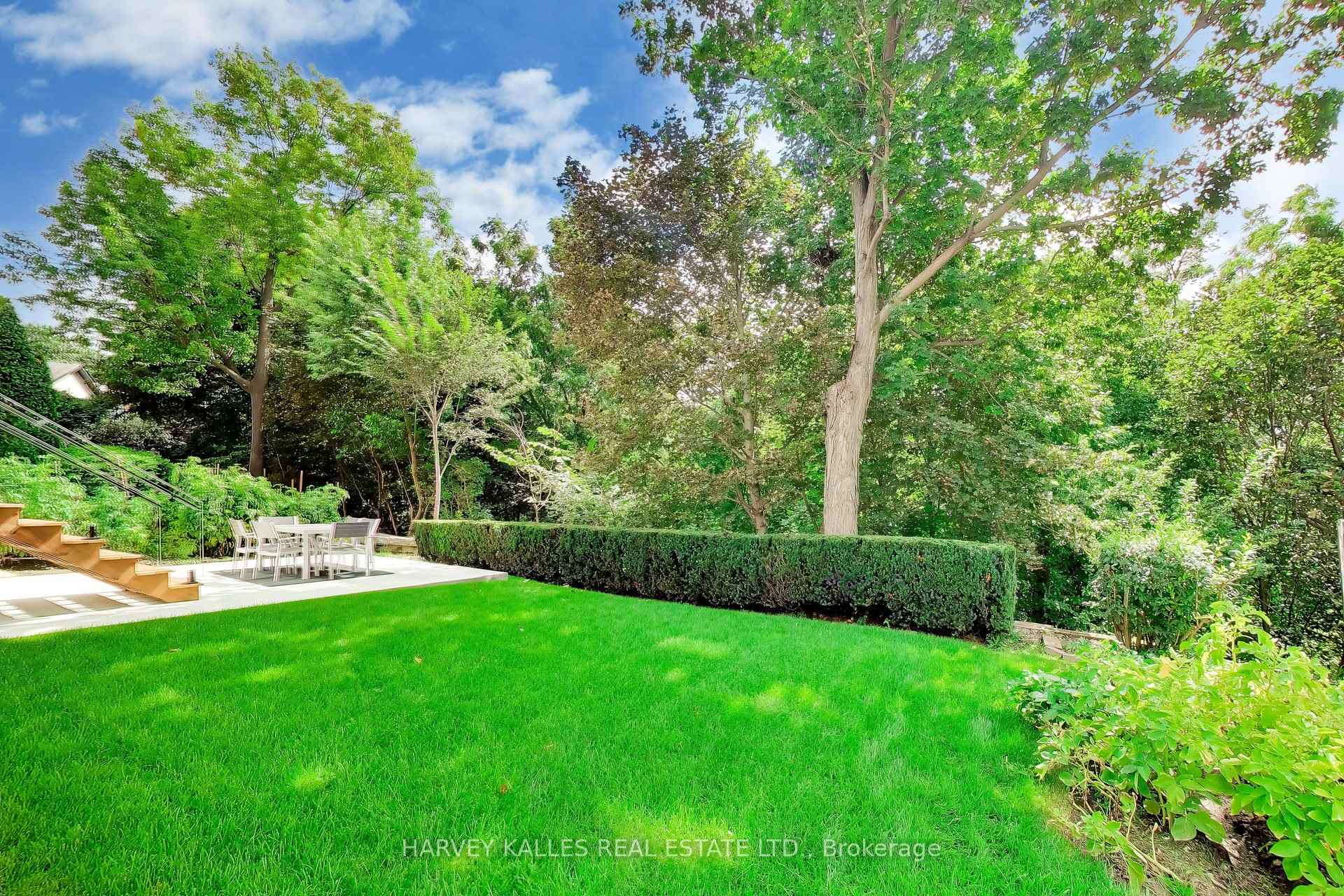 Photo 10 of 24 Ravenscrest Drive, Etobicoke, Princess-Rosethorn — HOMEH
