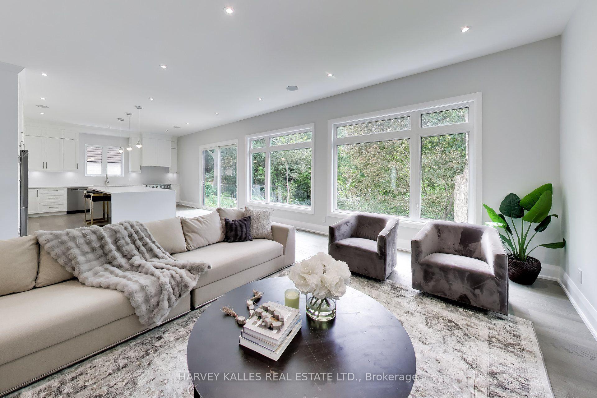 Photo 14 of 24 Ravenscrest Drive, Etobicoke, Princess-Rosethorn — HOMEH