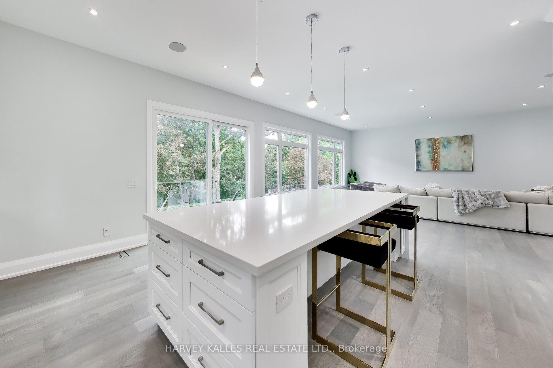 Photo 20 of 24 Ravenscrest Drive, Etobicoke, Princess-Rosethorn — HOMEH