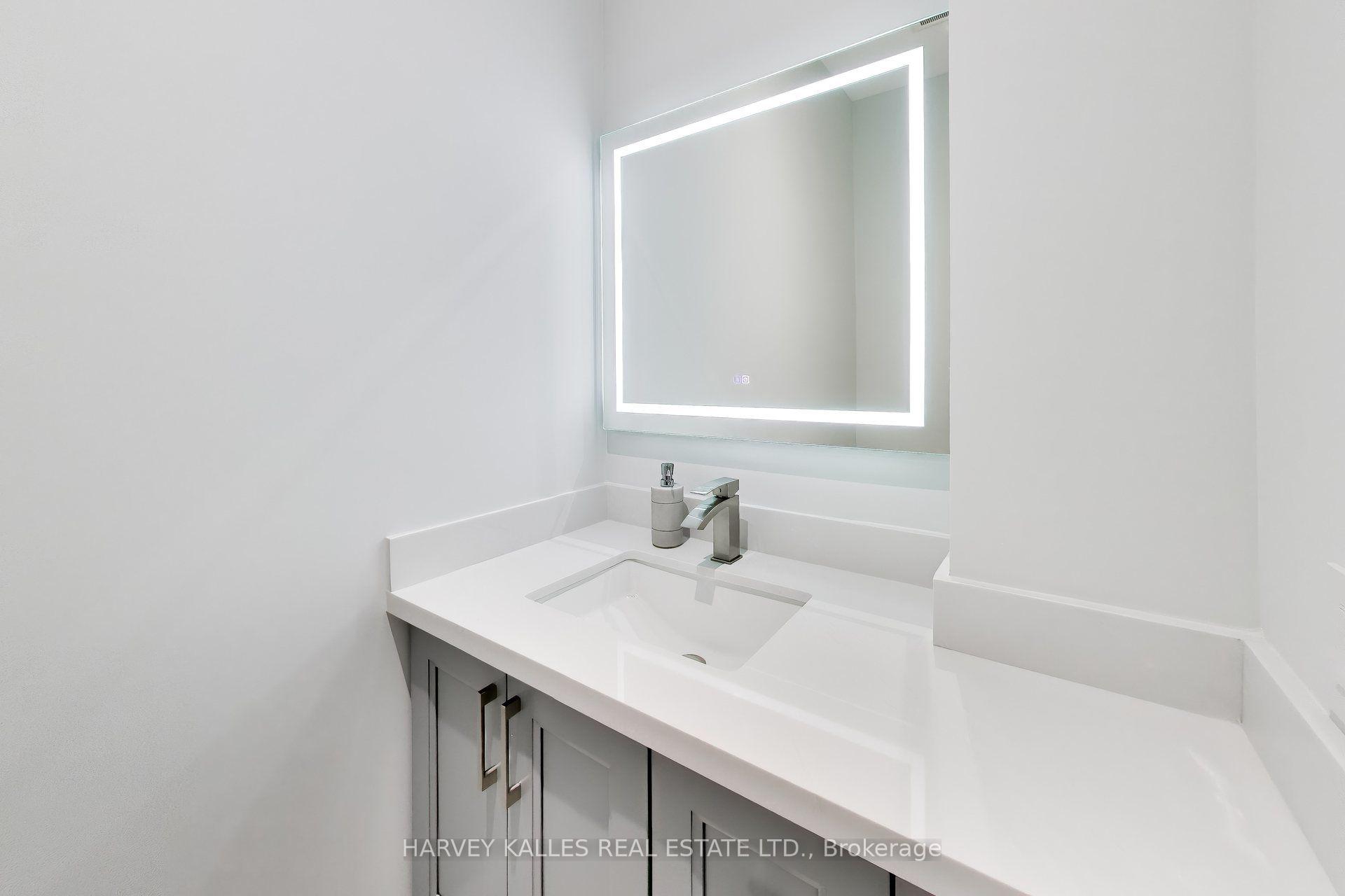 Photo 21 of 24 Ravenscrest Drive, Etobicoke, Princess-Rosethorn — HOMEH