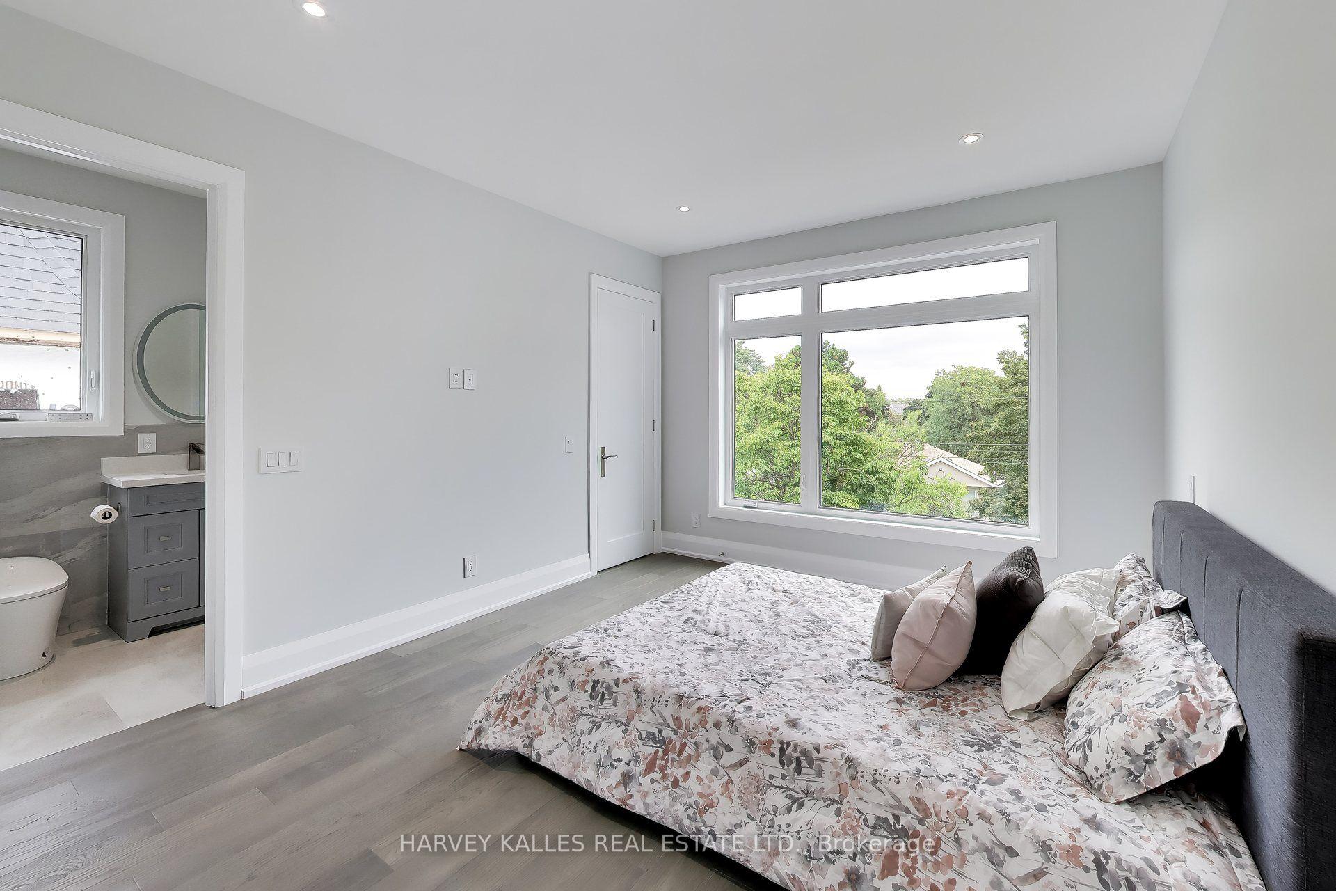 Photo 31 of 24 Ravenscrest Drive, Etobicoke, Princess-Rosethorn — HOMEH