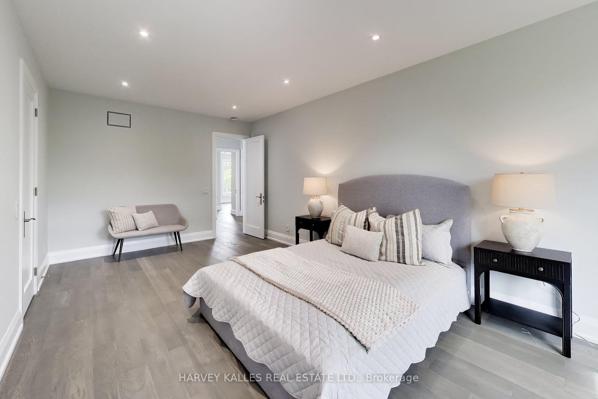 Photo 34 of 24 Ravenscrest Drive, Etobicoke, Princess-Rosethorn — HOMEH