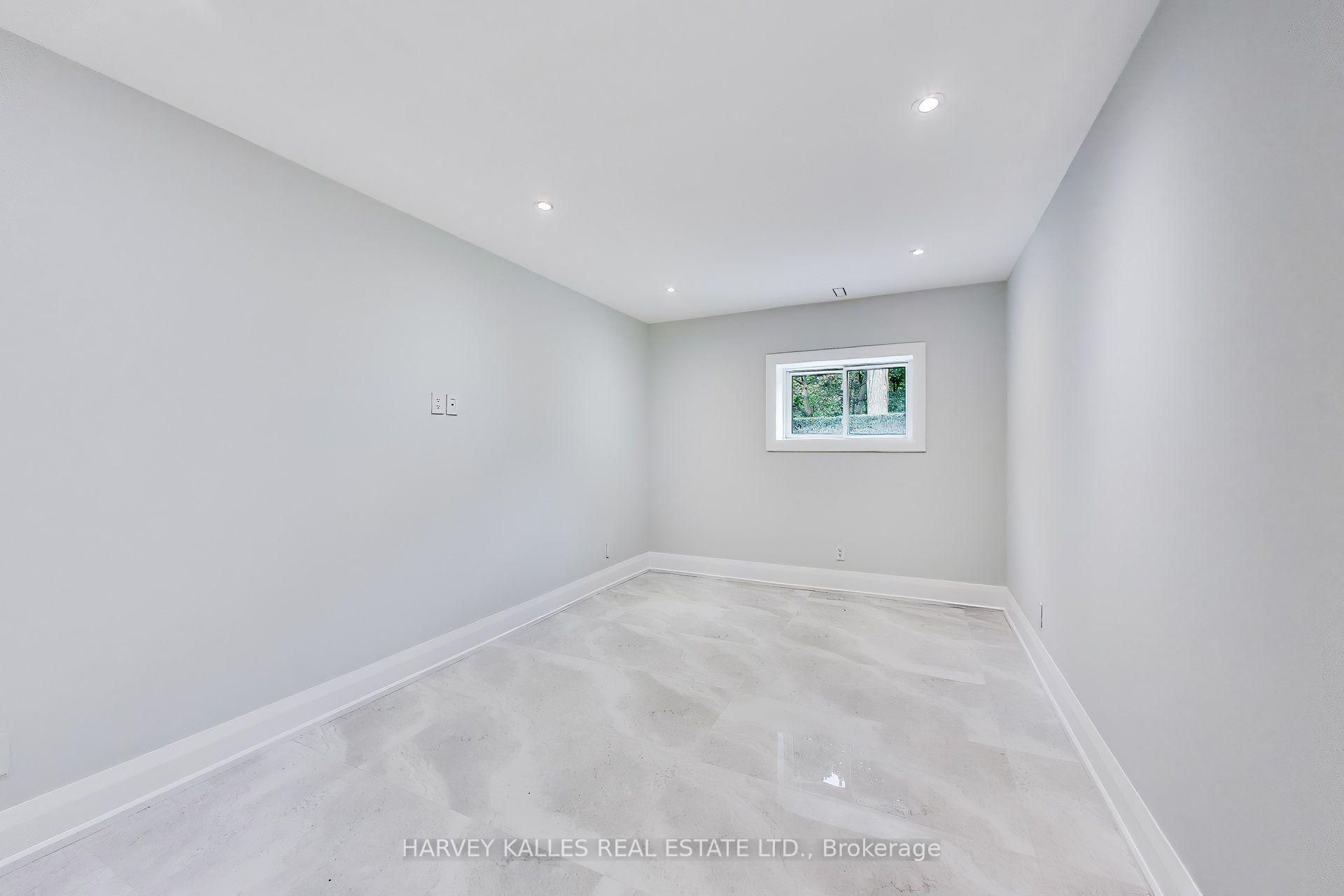 Photo 43 of 24 Ravenscrest Drive, Etobicoke, Princess-Rosethorn — HOMEH