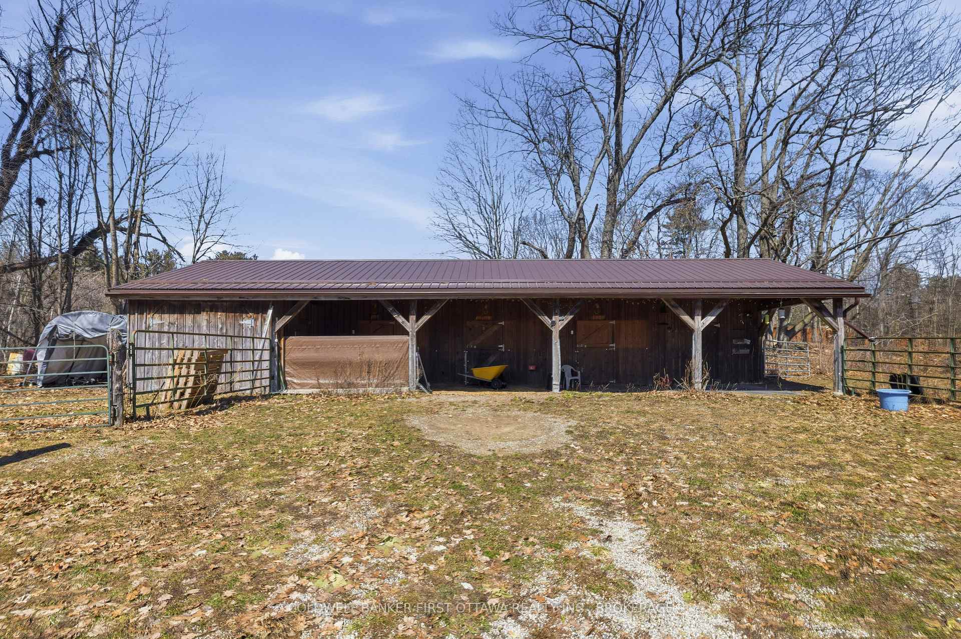 Photo 2 of 718 Jones Falls Road, Rideau Lakes, Rideau Lakes (South Crosby) Twp — HOMEH