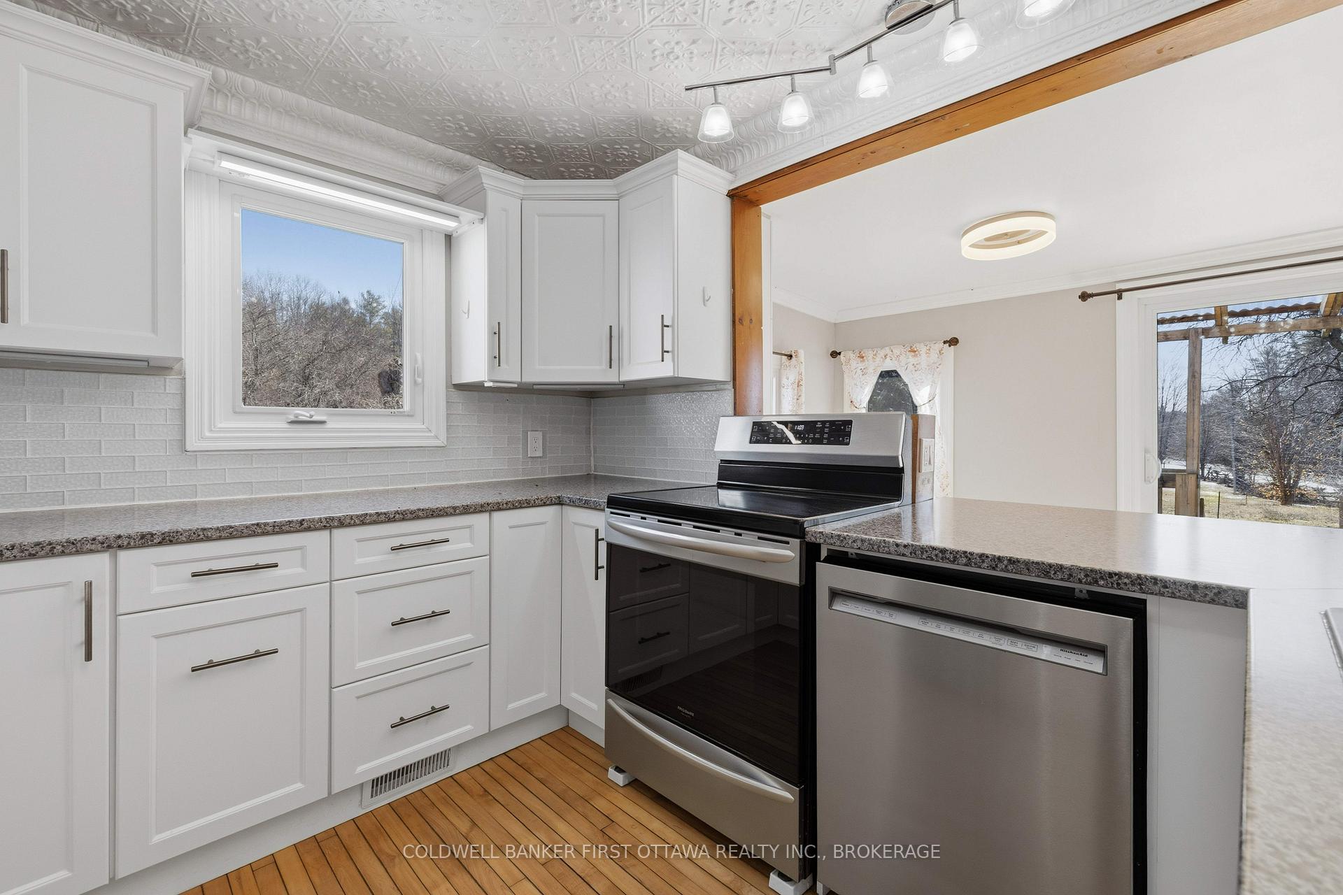 Photo 13 of 718 Jones Falls Road, Rideau Lakes, Rideau Lakes (South Crosby) Twp — HOMEH