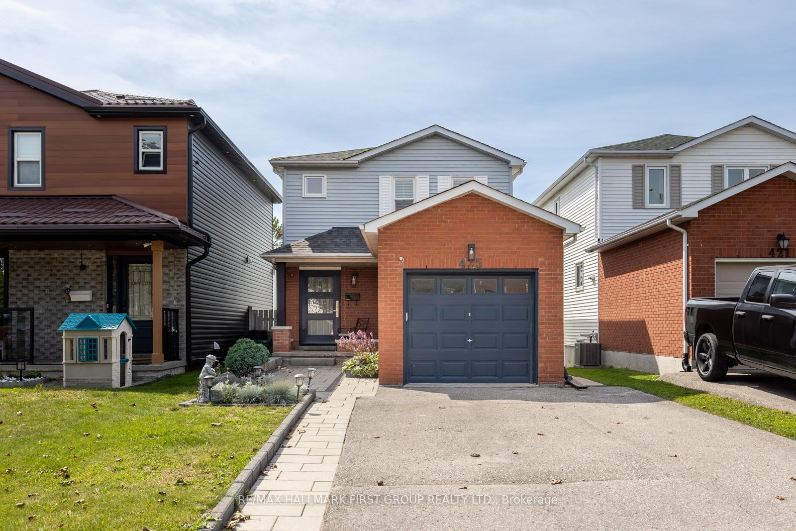 Photo 2 of 425 Cobblehill Drive, Oshawa, Pinecrest — HOMEH