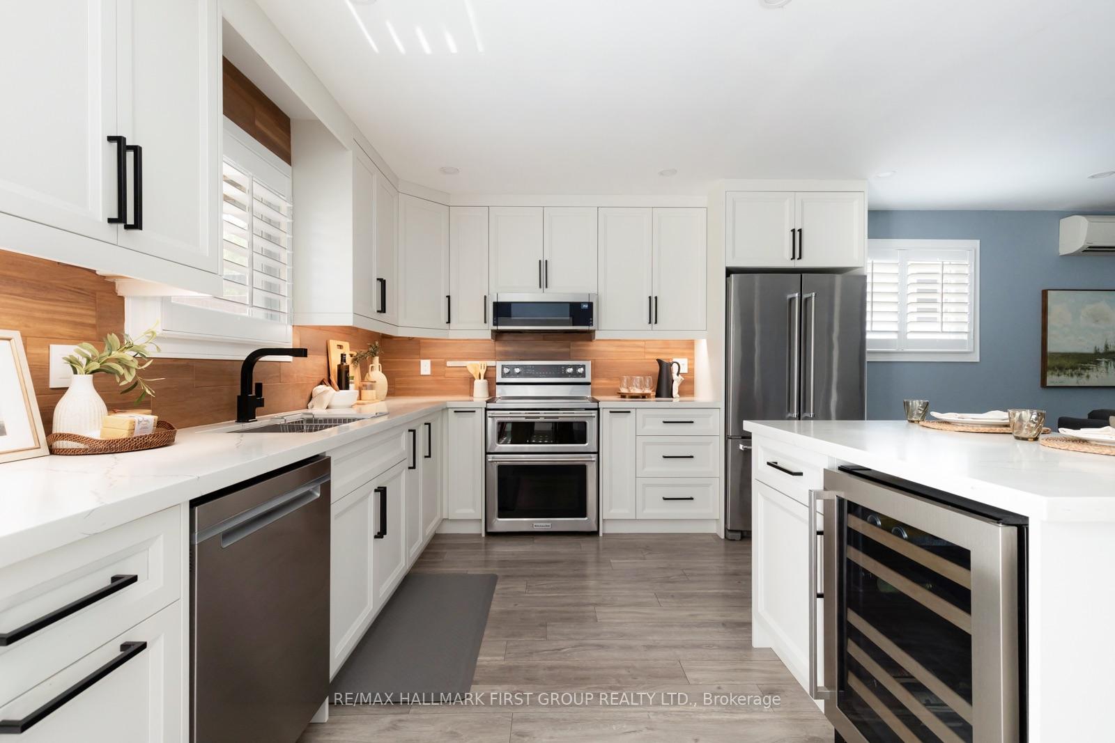 Photo 8 of 425 Cobblehill Drive, Oshawa, Pinecrest — HOMEH