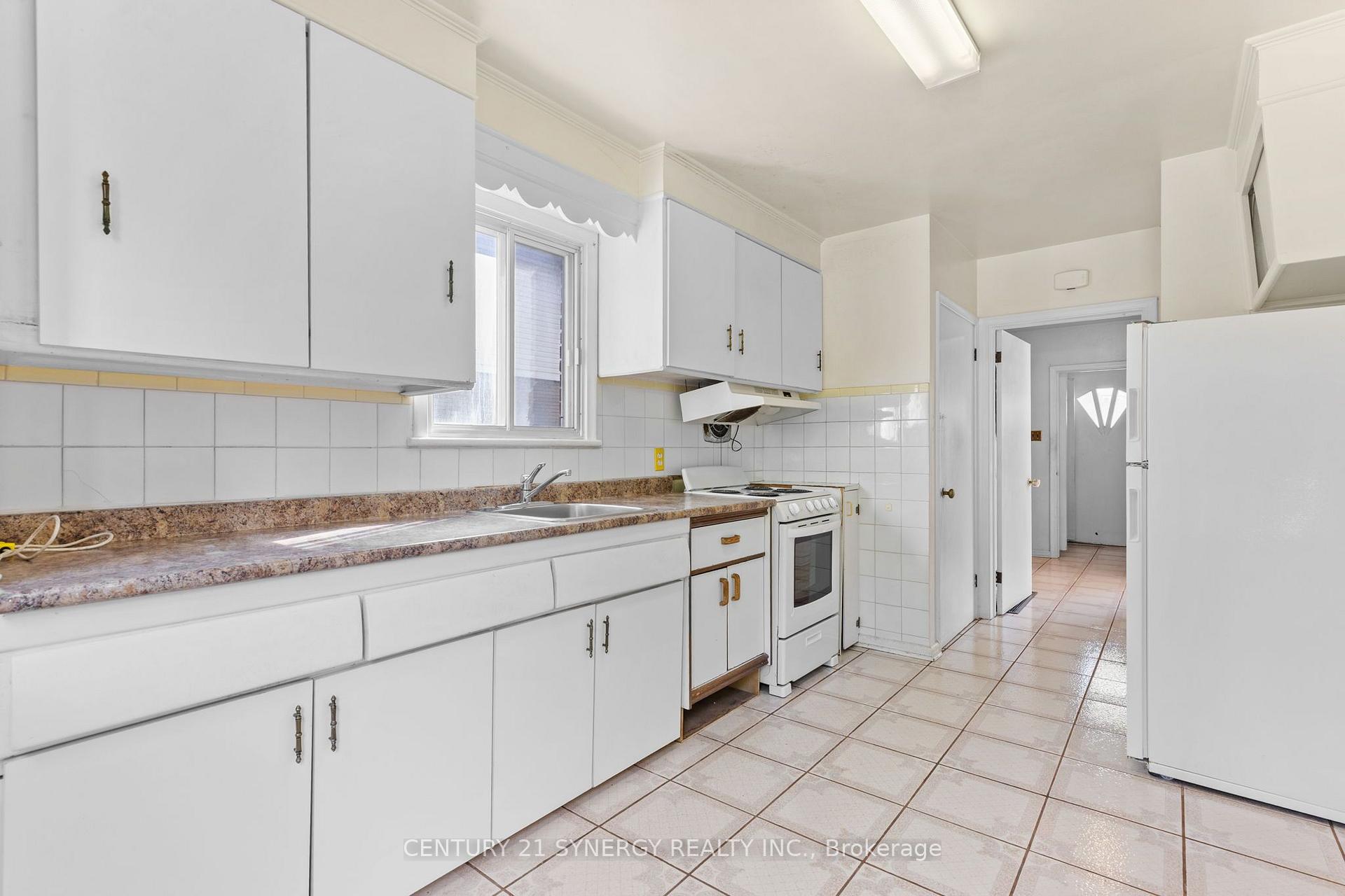 Photo 11 of 1711 Baseline Road, Ottawa, Bel Air Heights — HOMEH