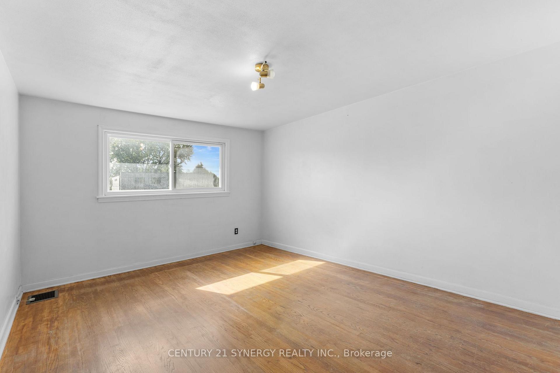Photo 15 of 1711 Baseline Road, Ottawa, Bel Air Heights — HOMEH