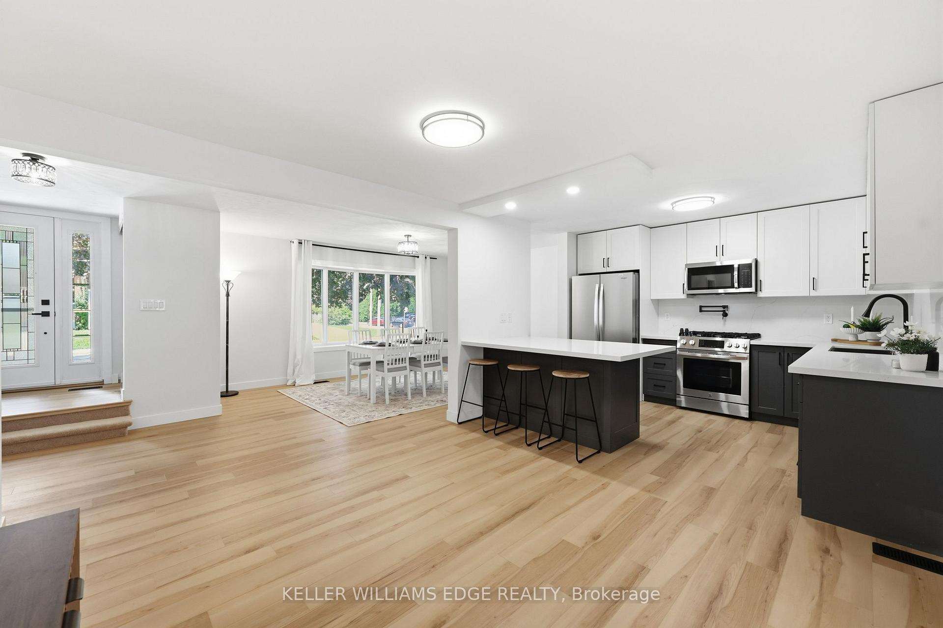 Photo 3 of 43 Champlain Avenue, Hamilton, Greenford — HOMEH
