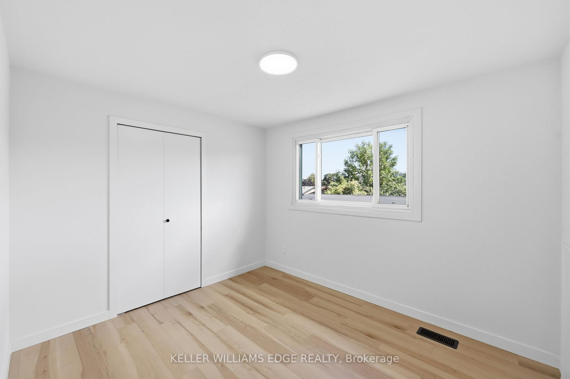 Photo 12 of 43 Champlain Avenue, Hamilton, Greenford — HOMEH