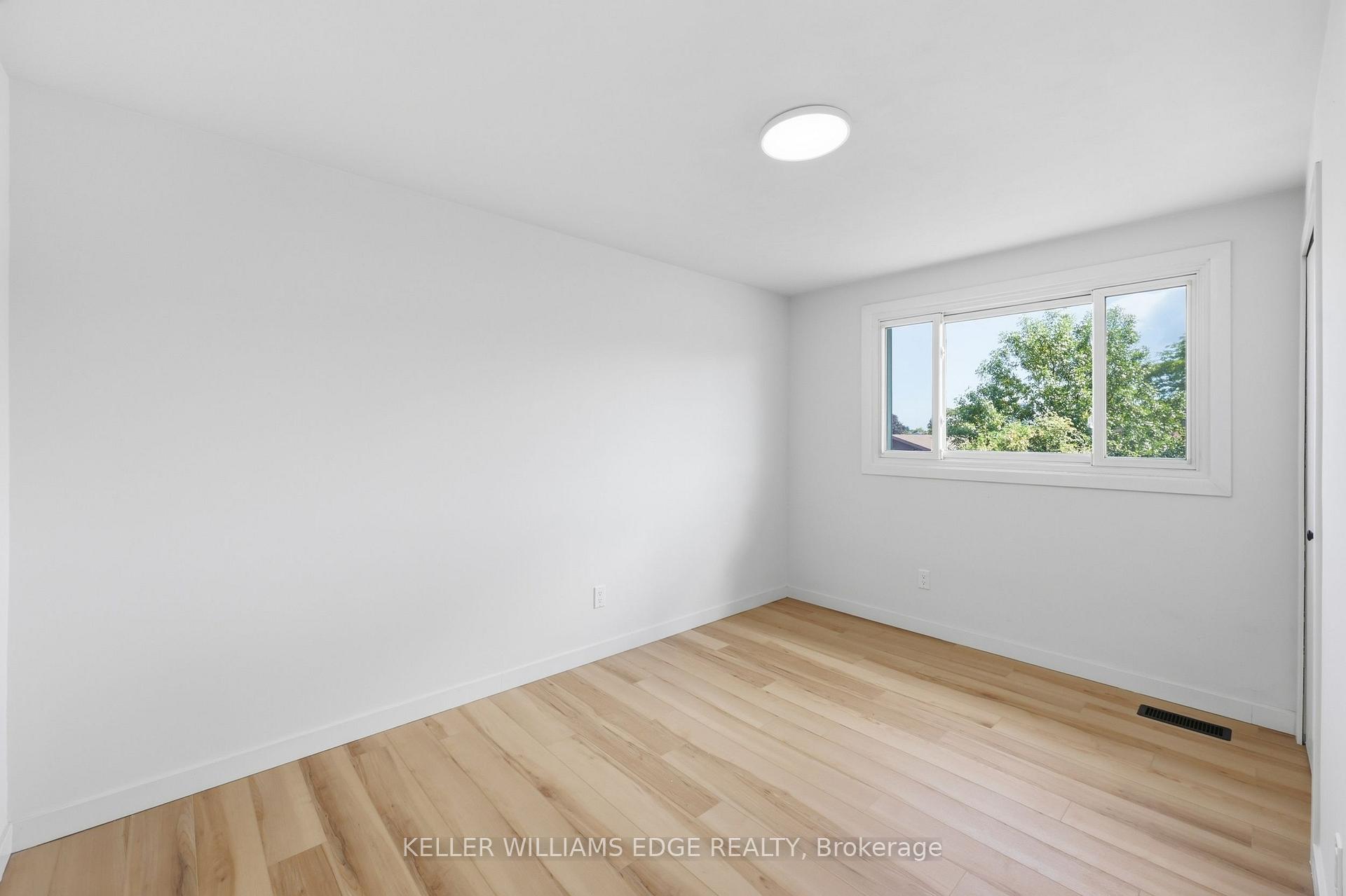 Photo 14 of 43 Champlain Avenue, Hamilton, Greenford — HOMEH