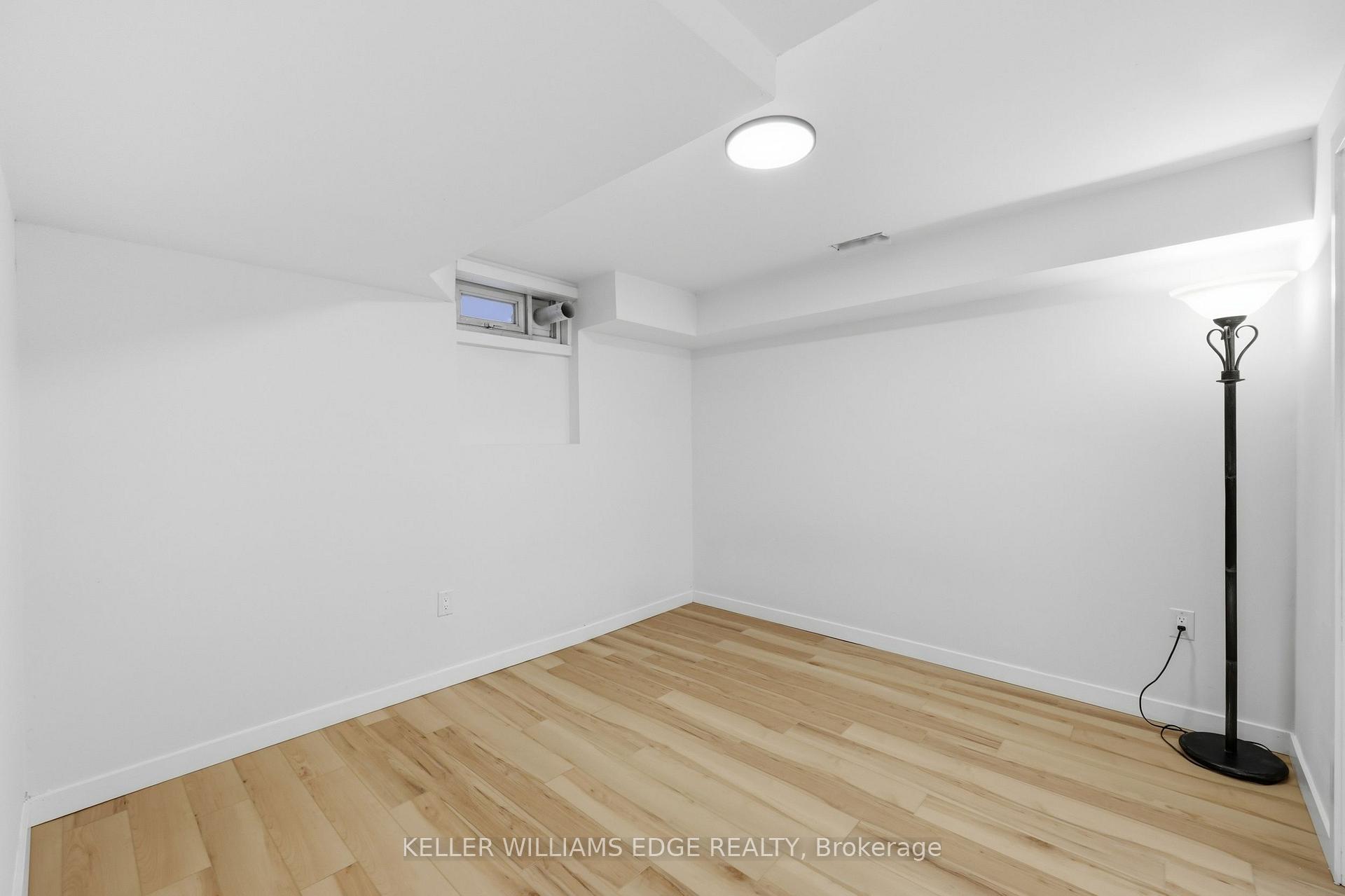 Photo 18 of 43 Champlain Avenue, Hamilton, Greenford — HOMEH