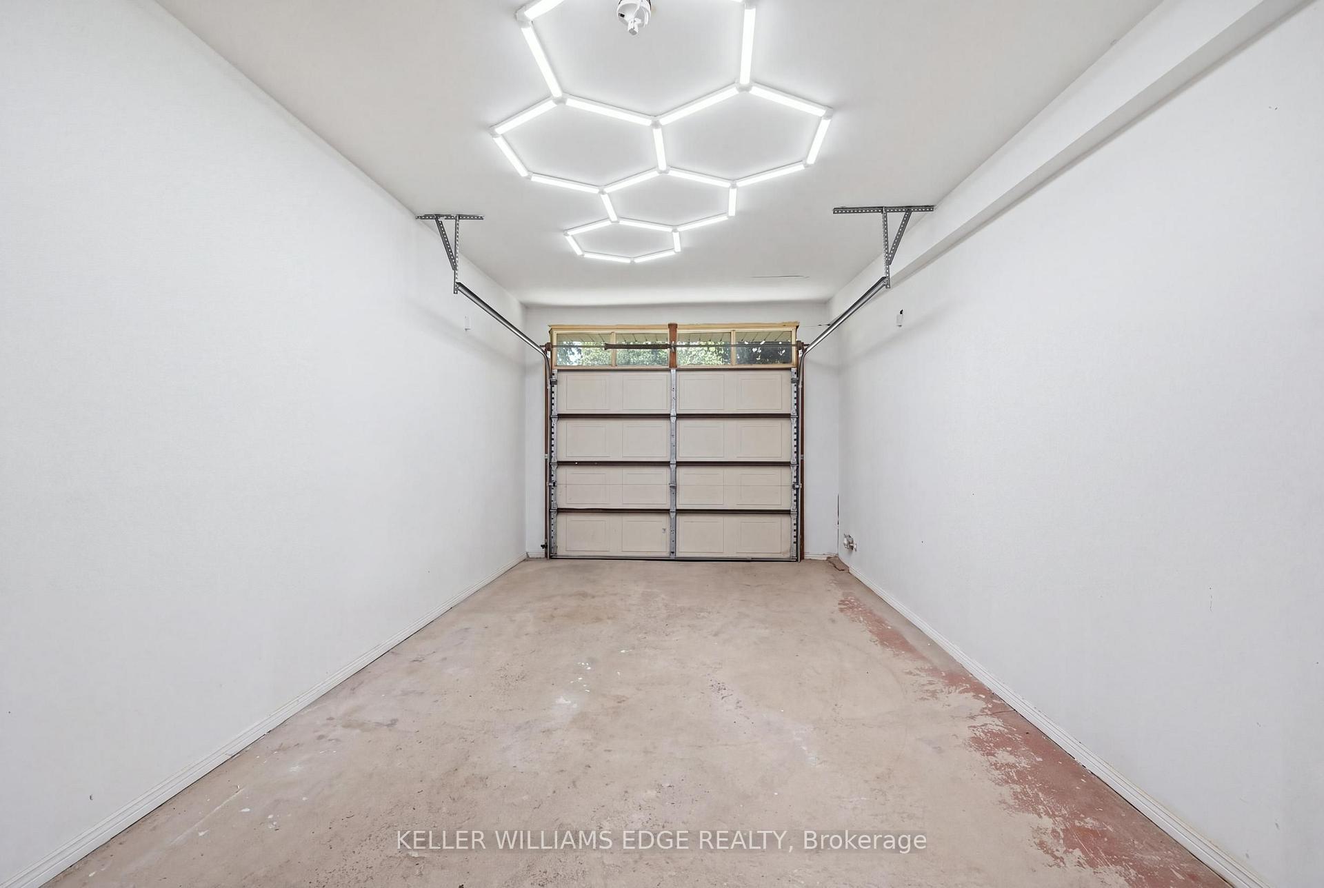 Photo 24 of 43 Champlain Avenue, Hamilton, Greenford — HOMEH