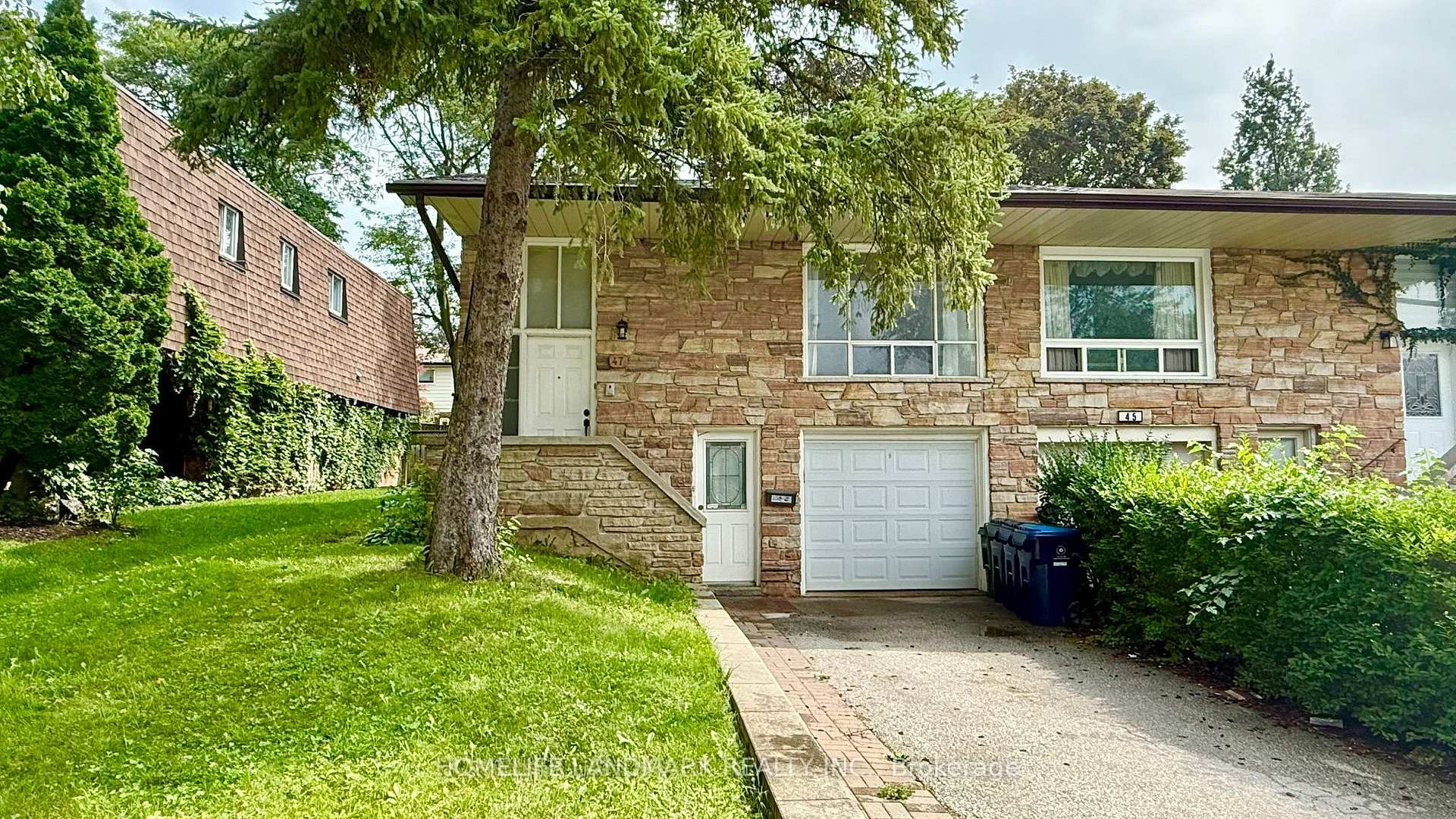 Photo 2 of Unit Main Floor, 47 Clancy Drive, North York, Don Valley Village — HOMEH
