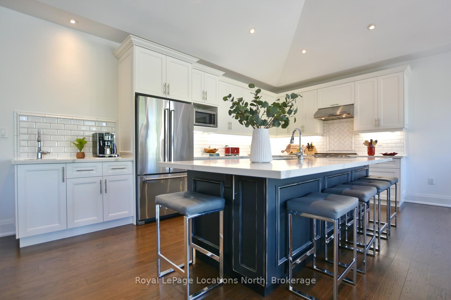 Photo 14 of 123 Crestview Court, Blue Mountains — HOMEH