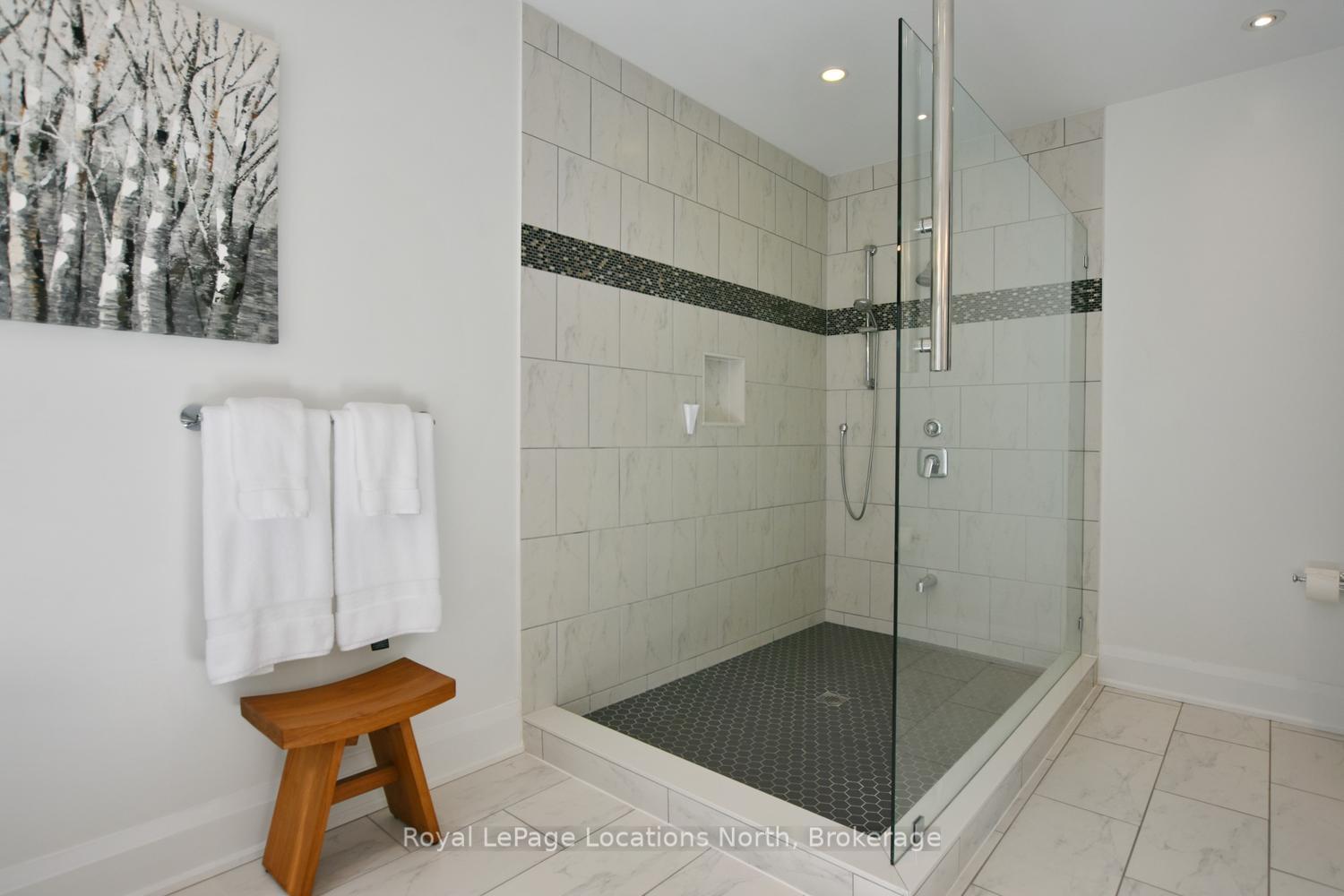 Photo 23 of 123 Crestview Court, Blue Mountains — HOMEH