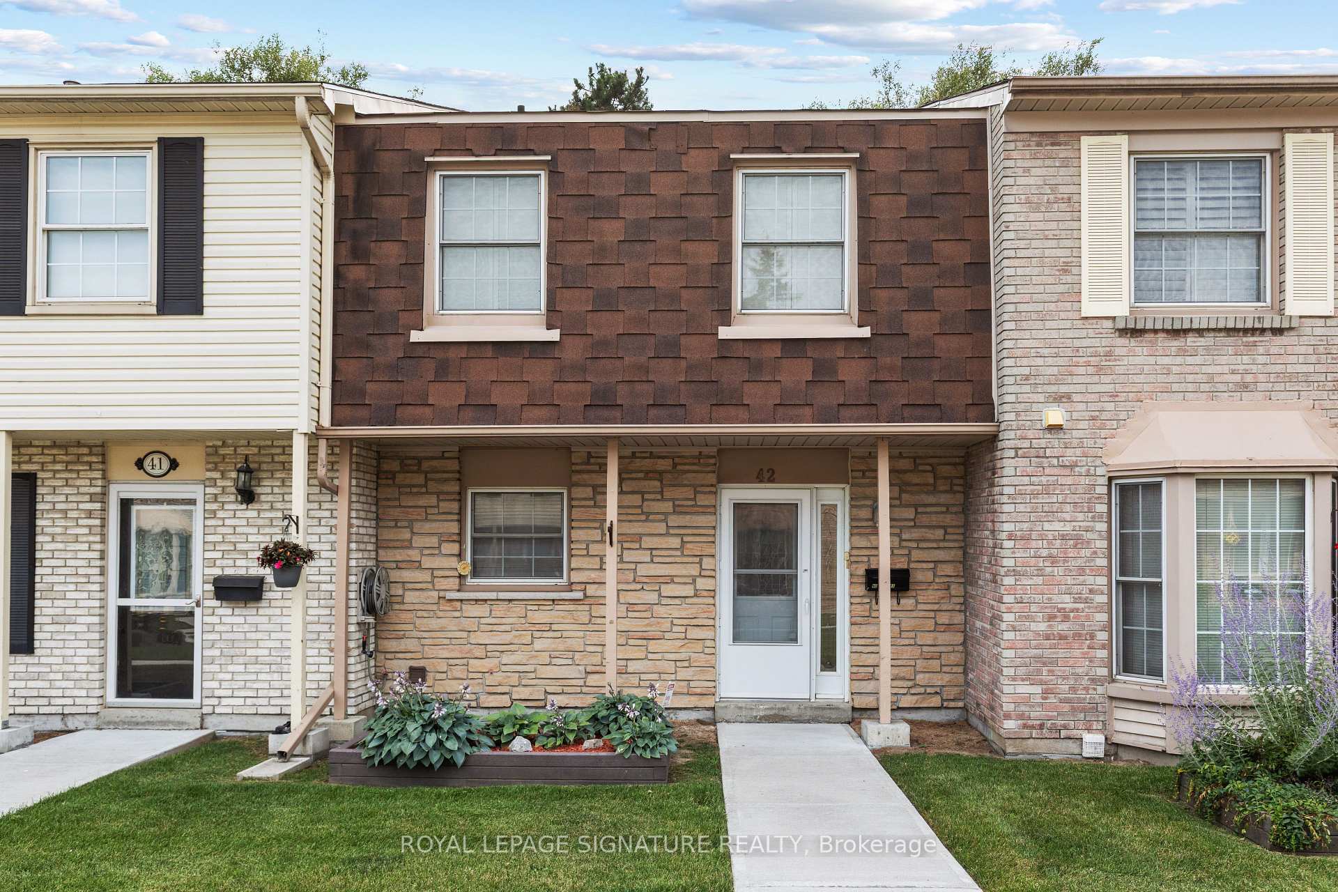 Photo 2 of Unit 42, 580 Eyer Drive, Pickering, West Shore — HOMEH