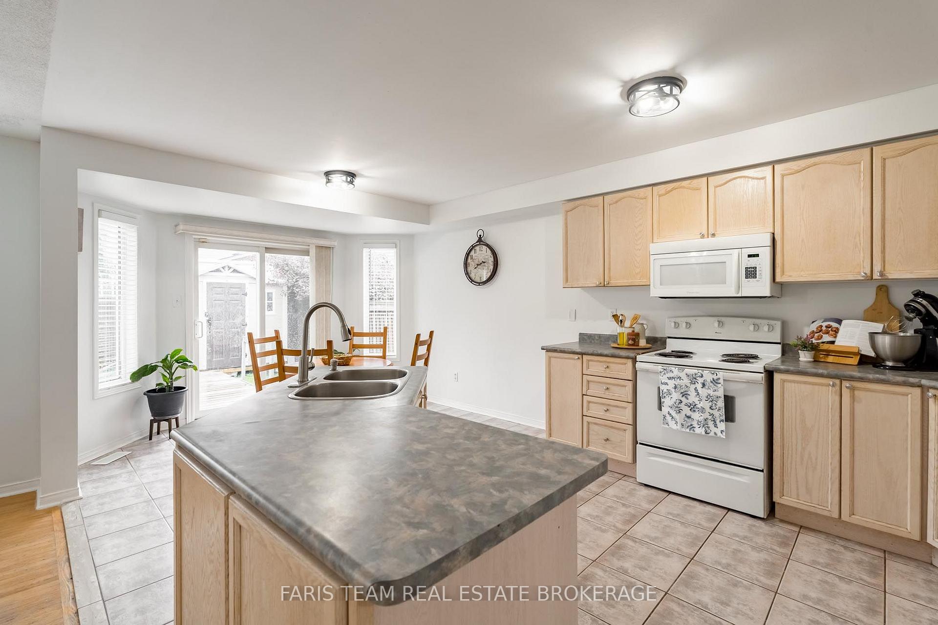 Photo 4 of 28 McCurdy Drive, New Tecumseth, Tottenham — HOMEH