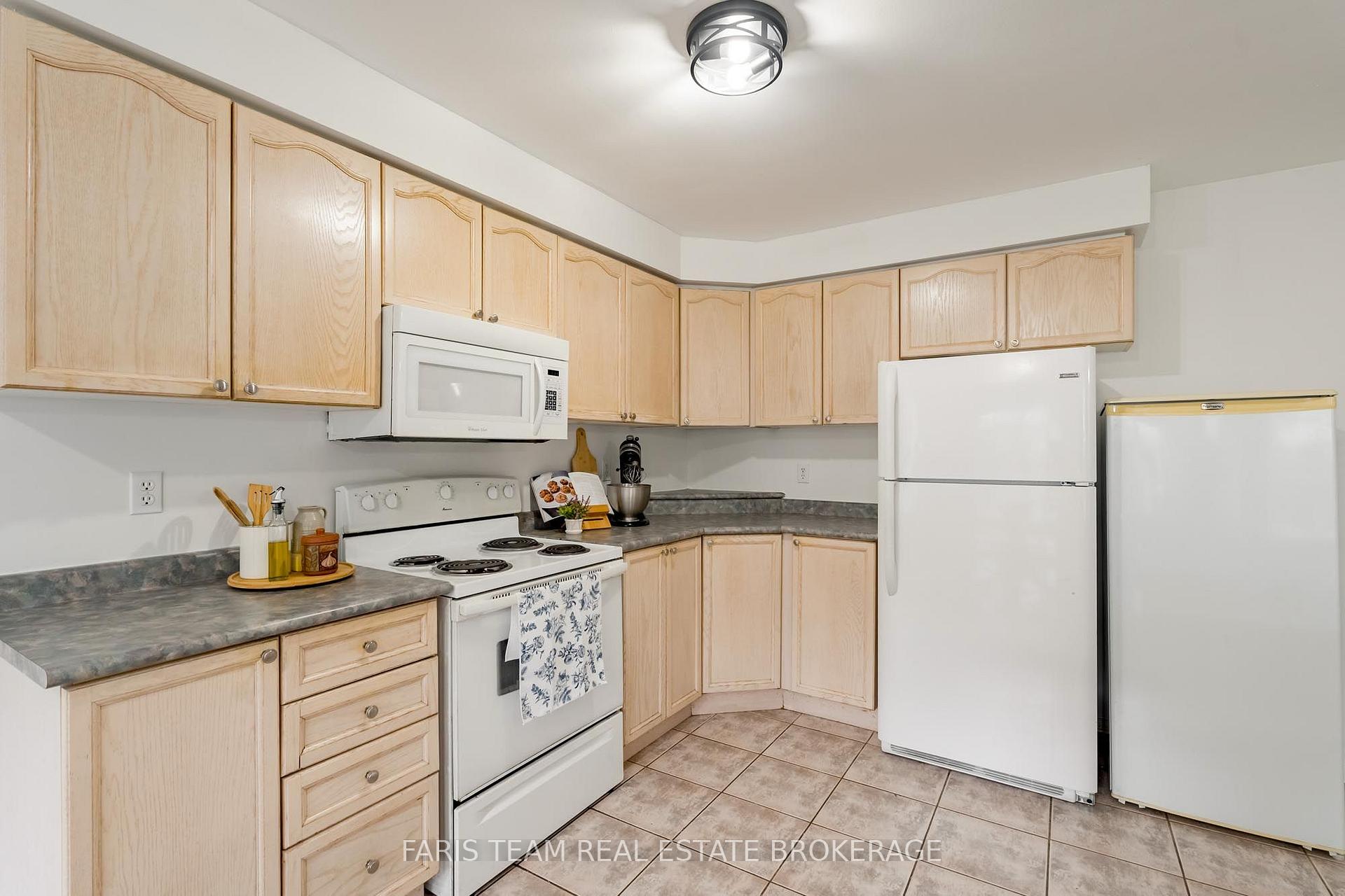 Photo 6 of 28 McCurdy Drive, New Tecumseth, Tottenham — HOMEH