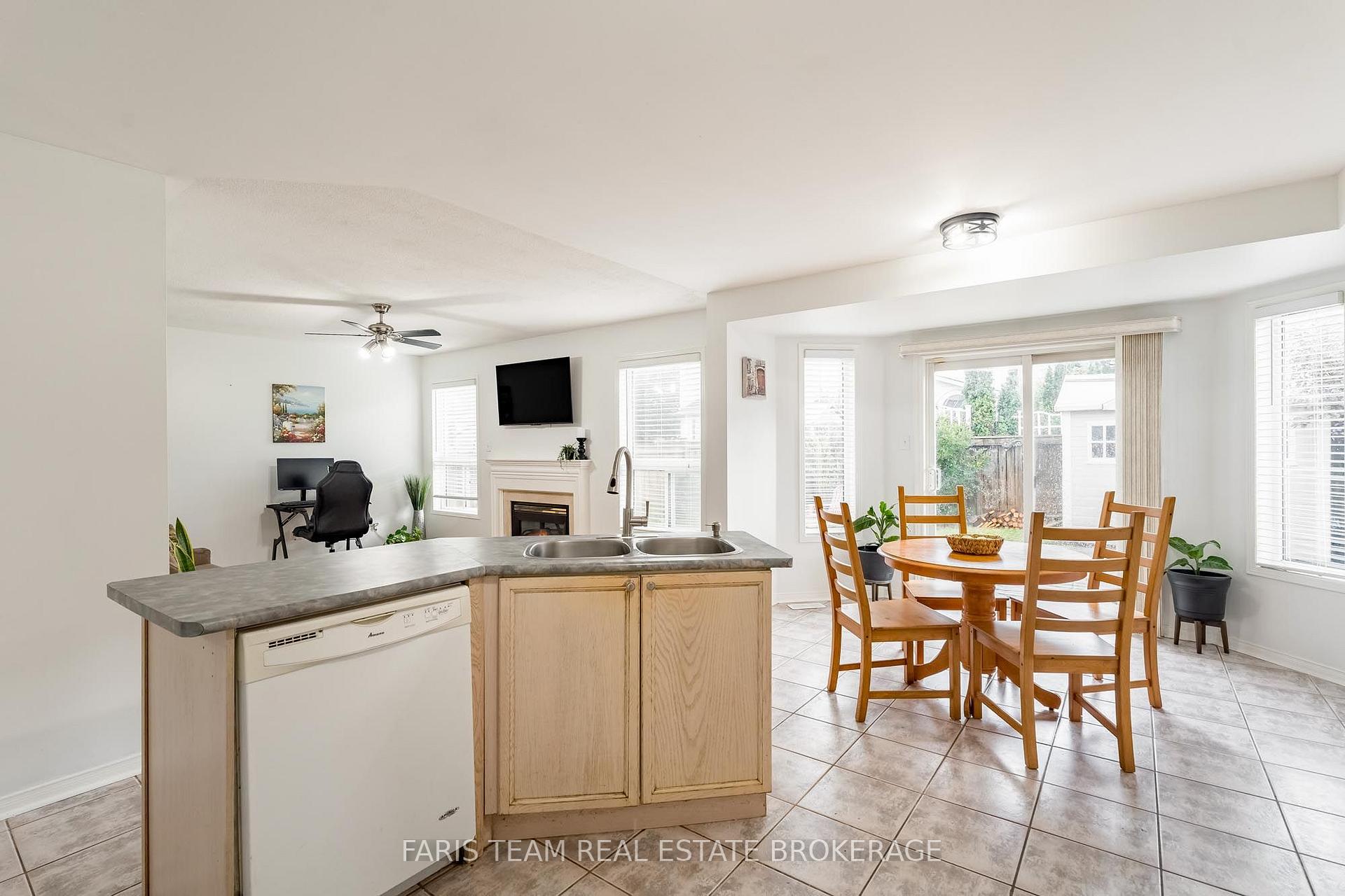 Photo 7 of 28 McCurdy Drive, New Tecumseth, Tottenham — HOMEH