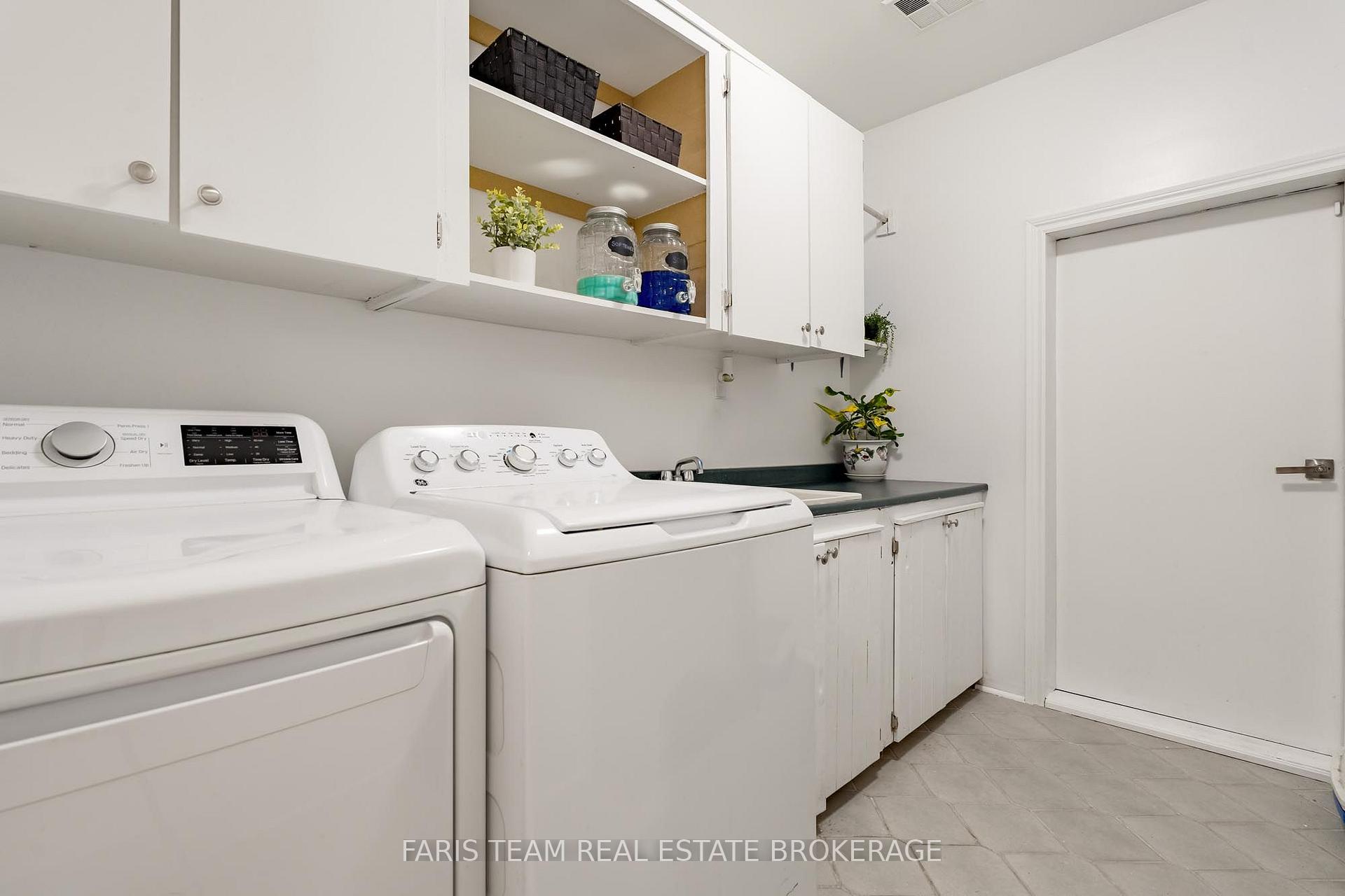 Photo 15 of 28 McCurdy Drive, New Tecumseth, Tottenham — HOMEH