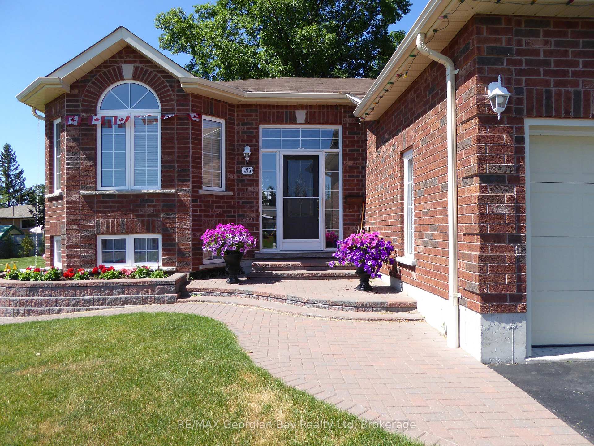 Photo 2 of 495 Shewfelt Crescent, Midland — HOMEH