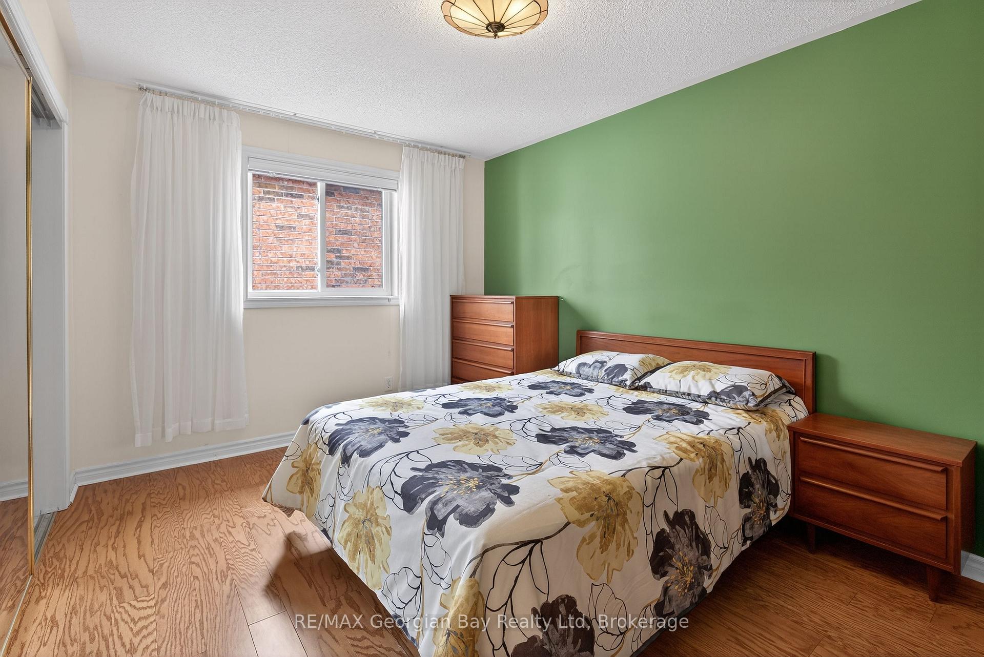 Photo 12 of 495 Shewfelt Crescent, Midland — HOMEH