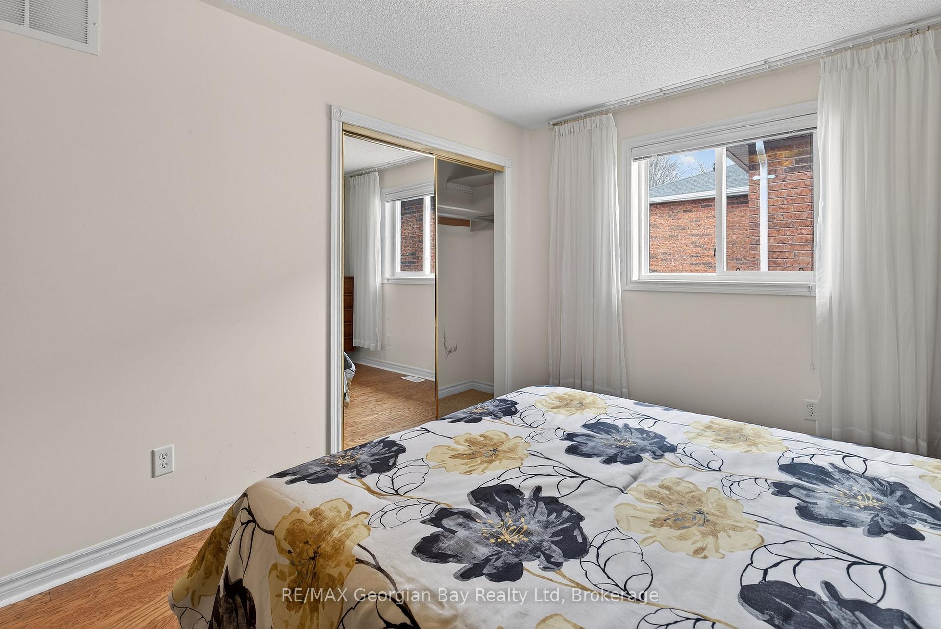 Photo 13 of 495 Shewfelt Crescent, Midland — HOMEH
