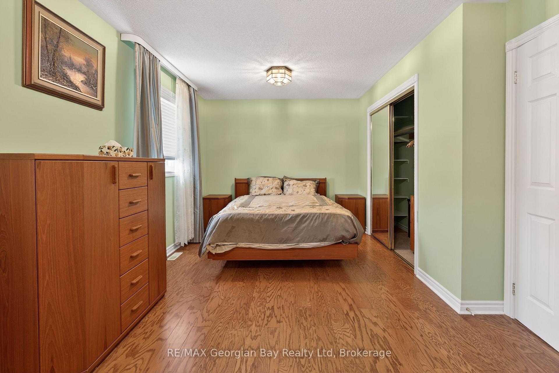 Photo 14 of 495 Shewfelt Crescent, Midland — HOMEH