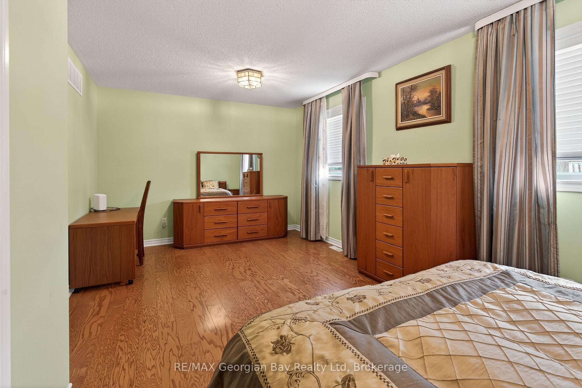 Photo 15 of 495 Shewfelt Crescent, Midland — HOMEH