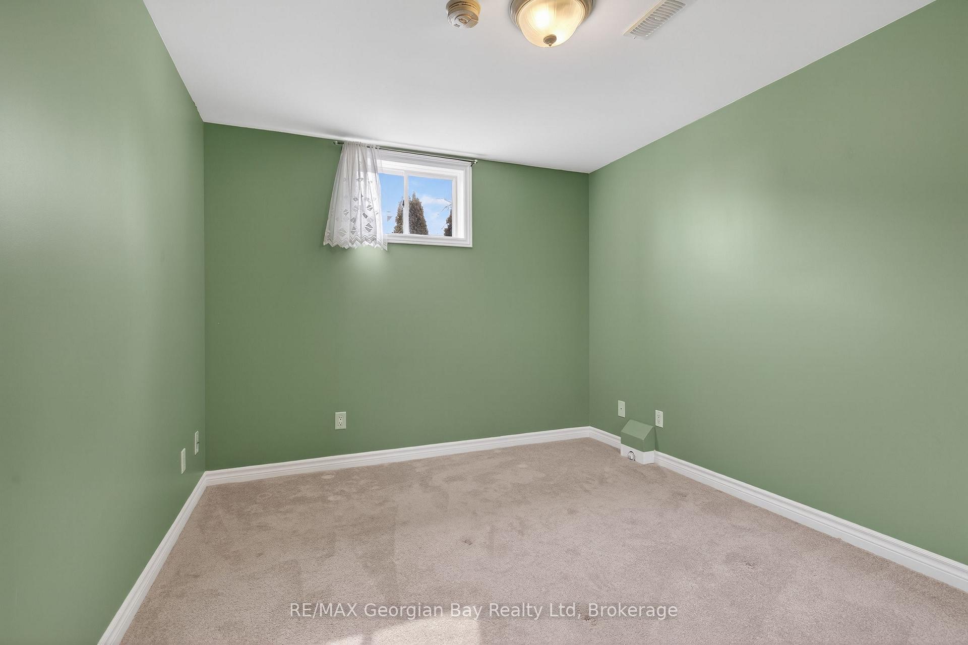 Photo 18 of 495 Shewfelt Crescent, Midland — HOMEH