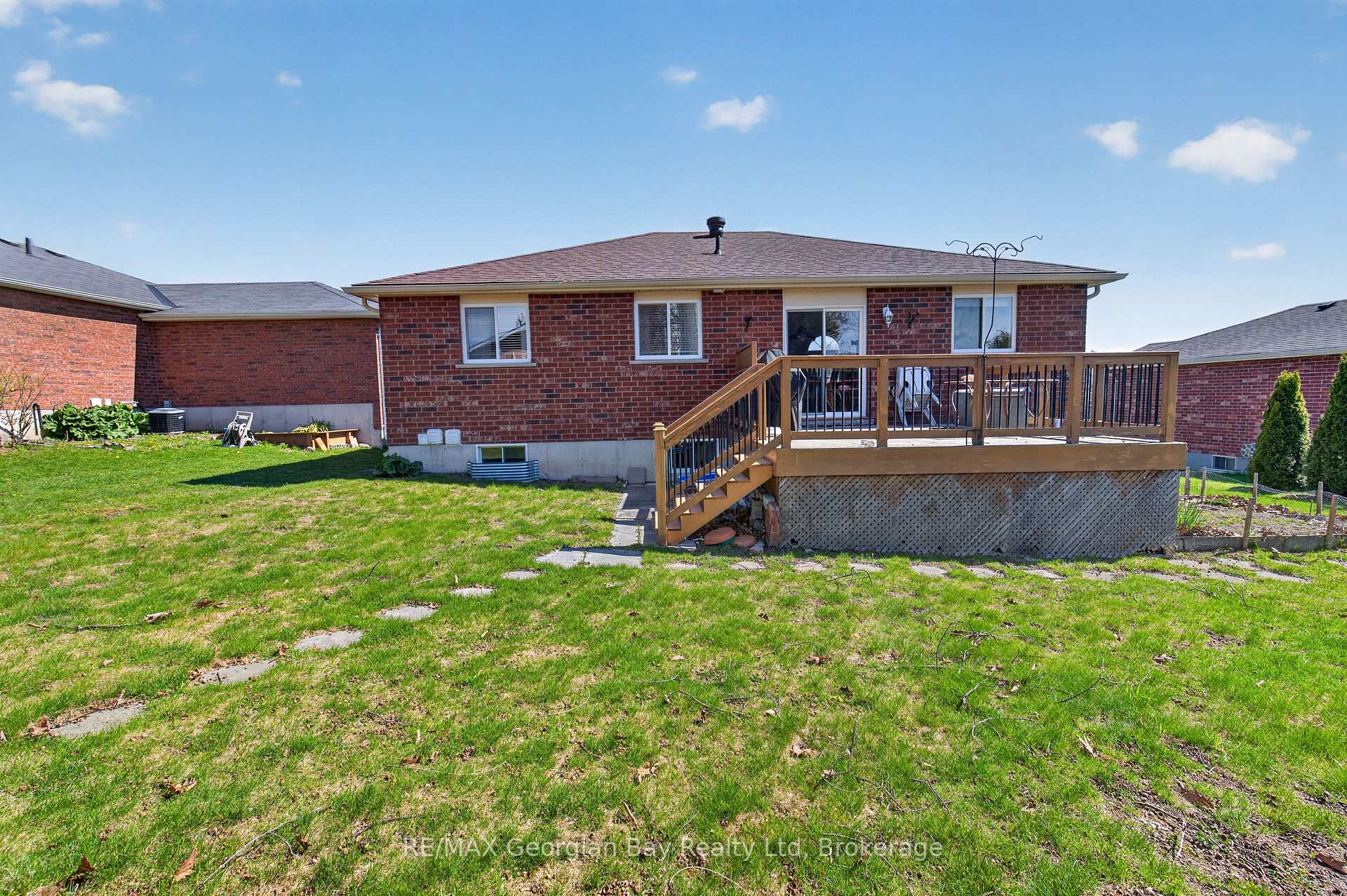 Photo 28 of 495 Shewfelt Crescent, Midland — HOMEH